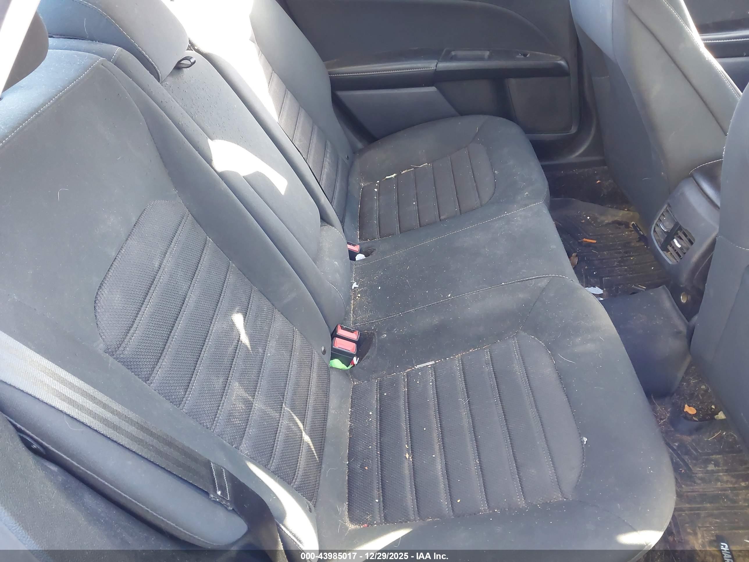 FORD FUSION image 8