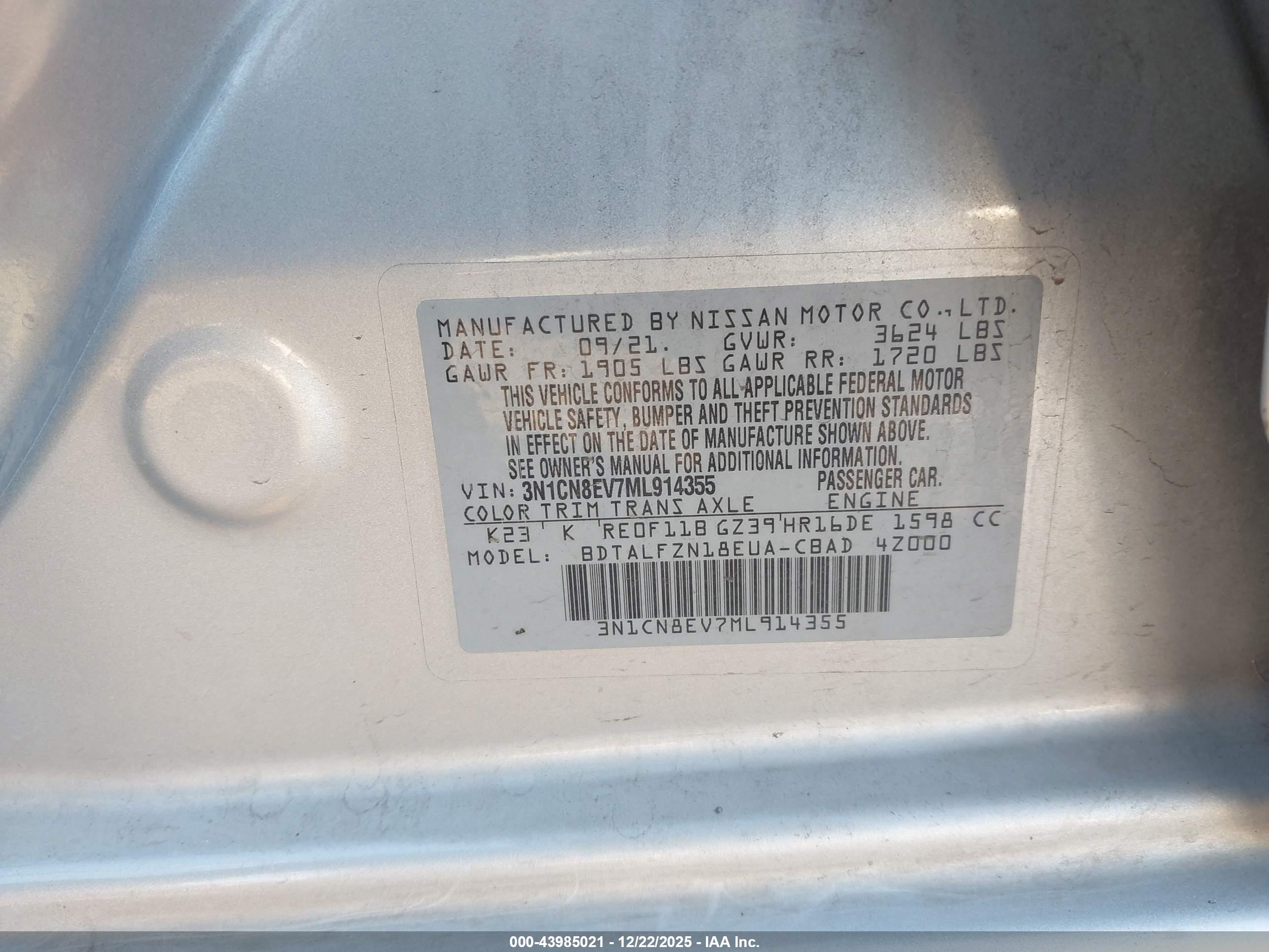 NISSAN VERSA image 9