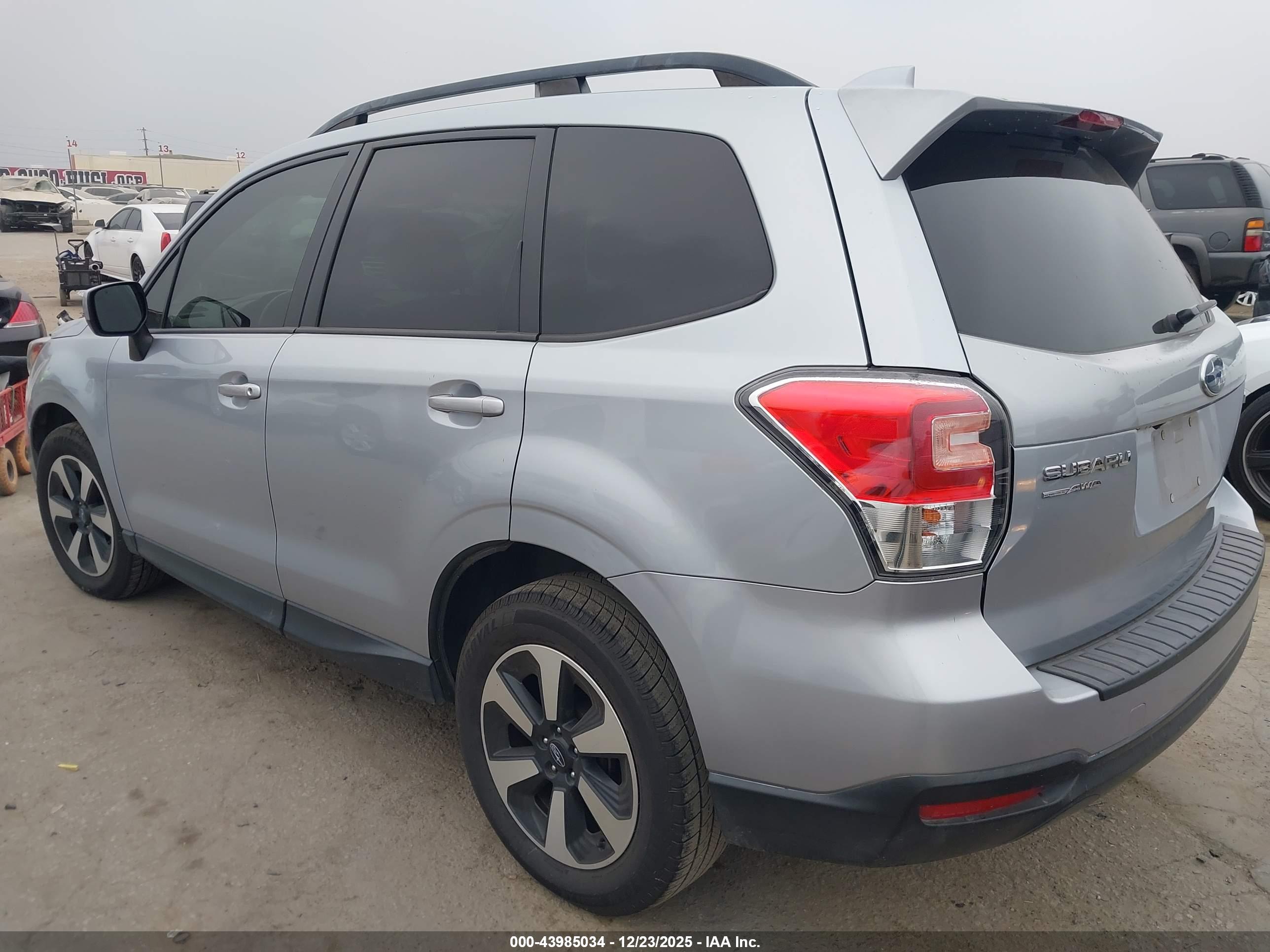 SUBARU FORESTER image 3
