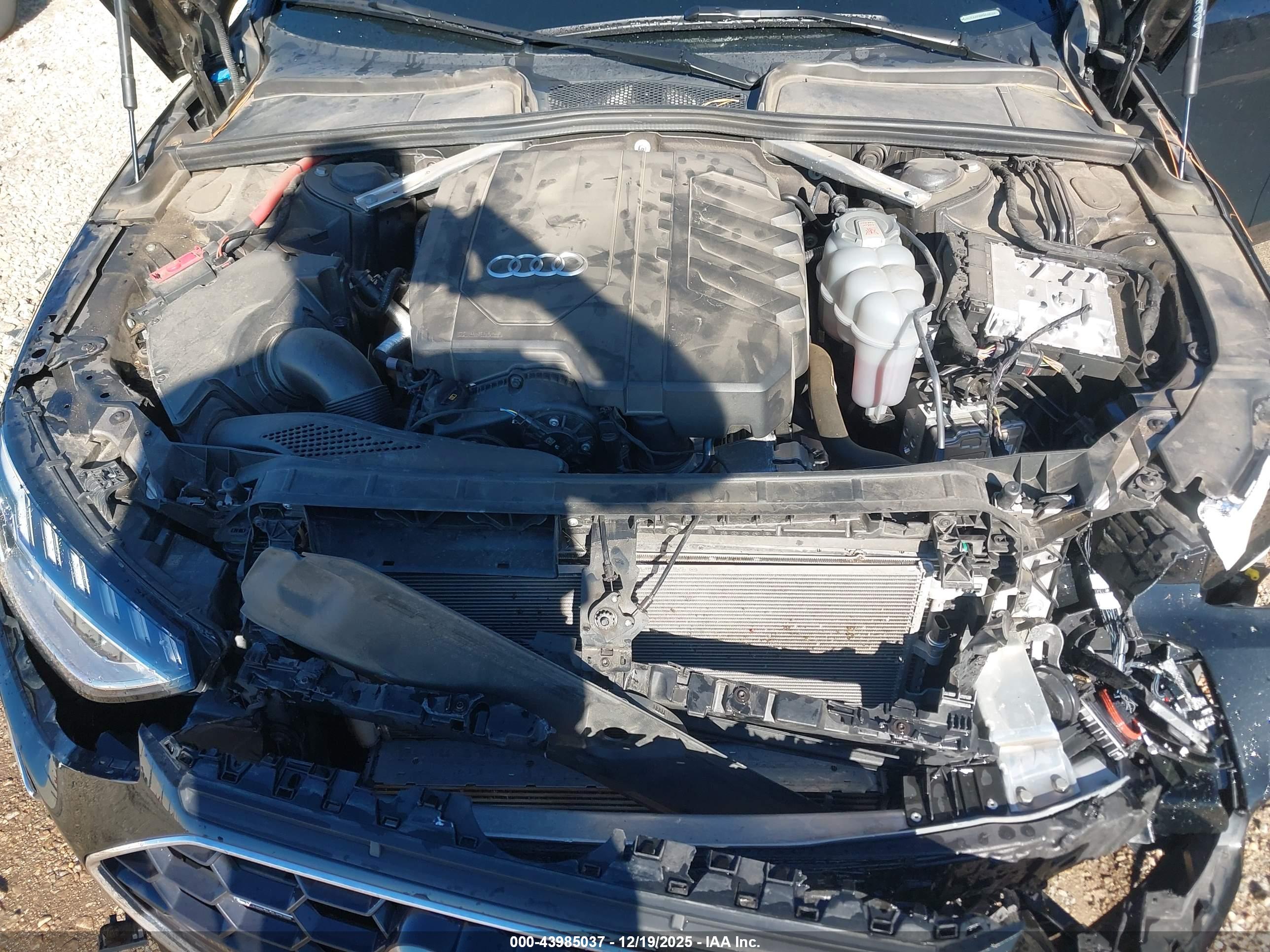 AUDI A4 image 10