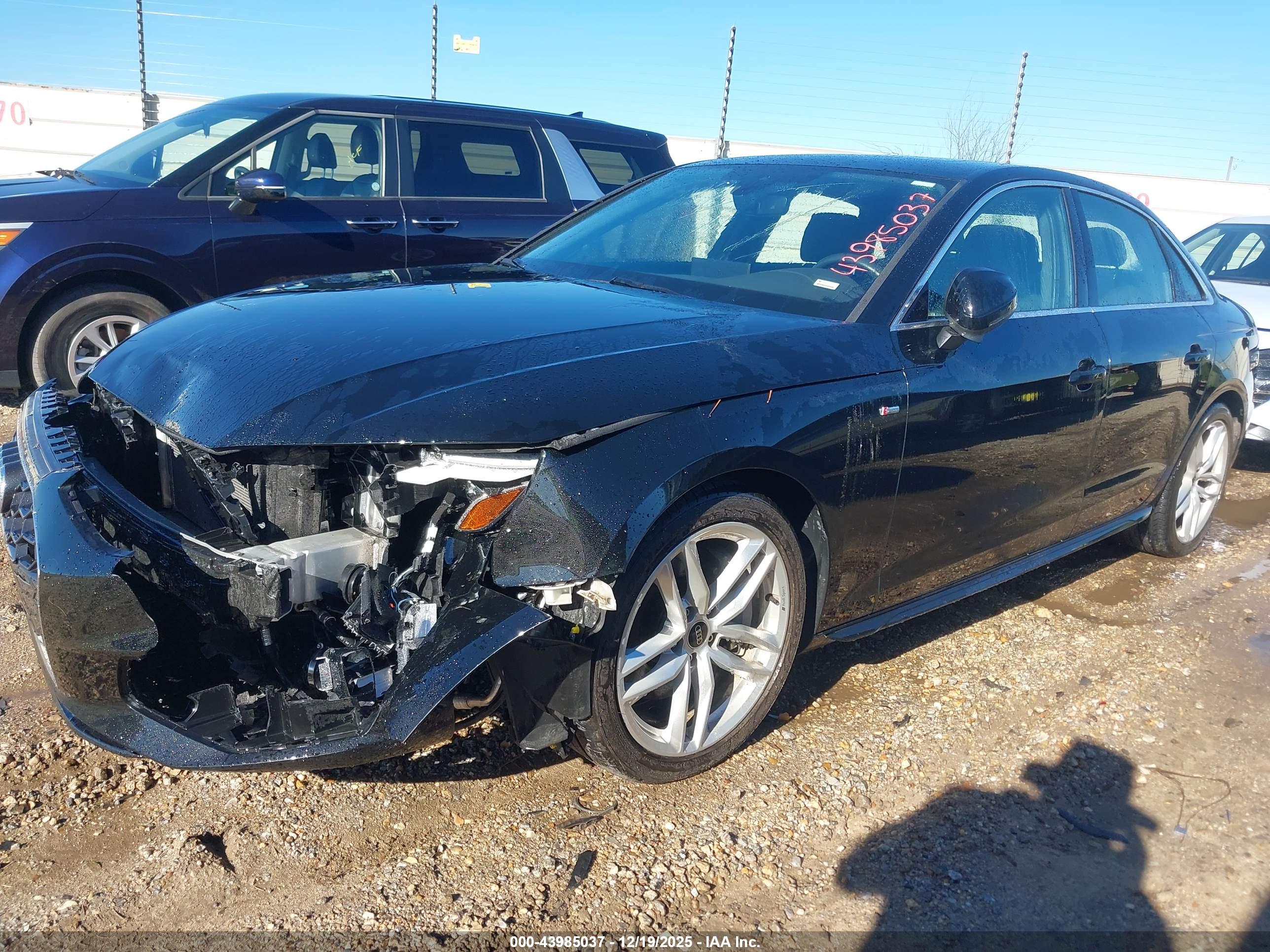 AUDI A4 image 2