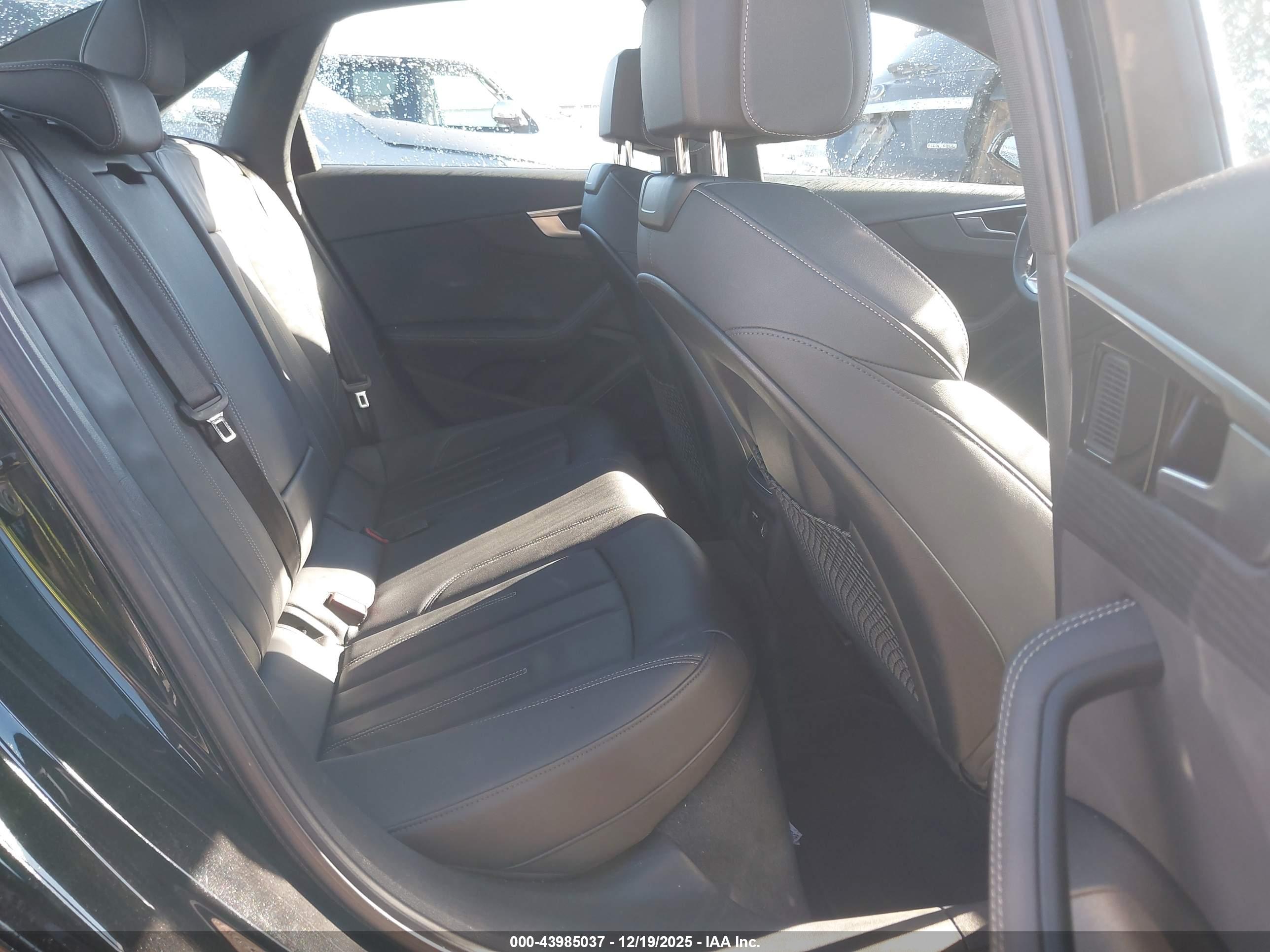 AUDI A4 image 8