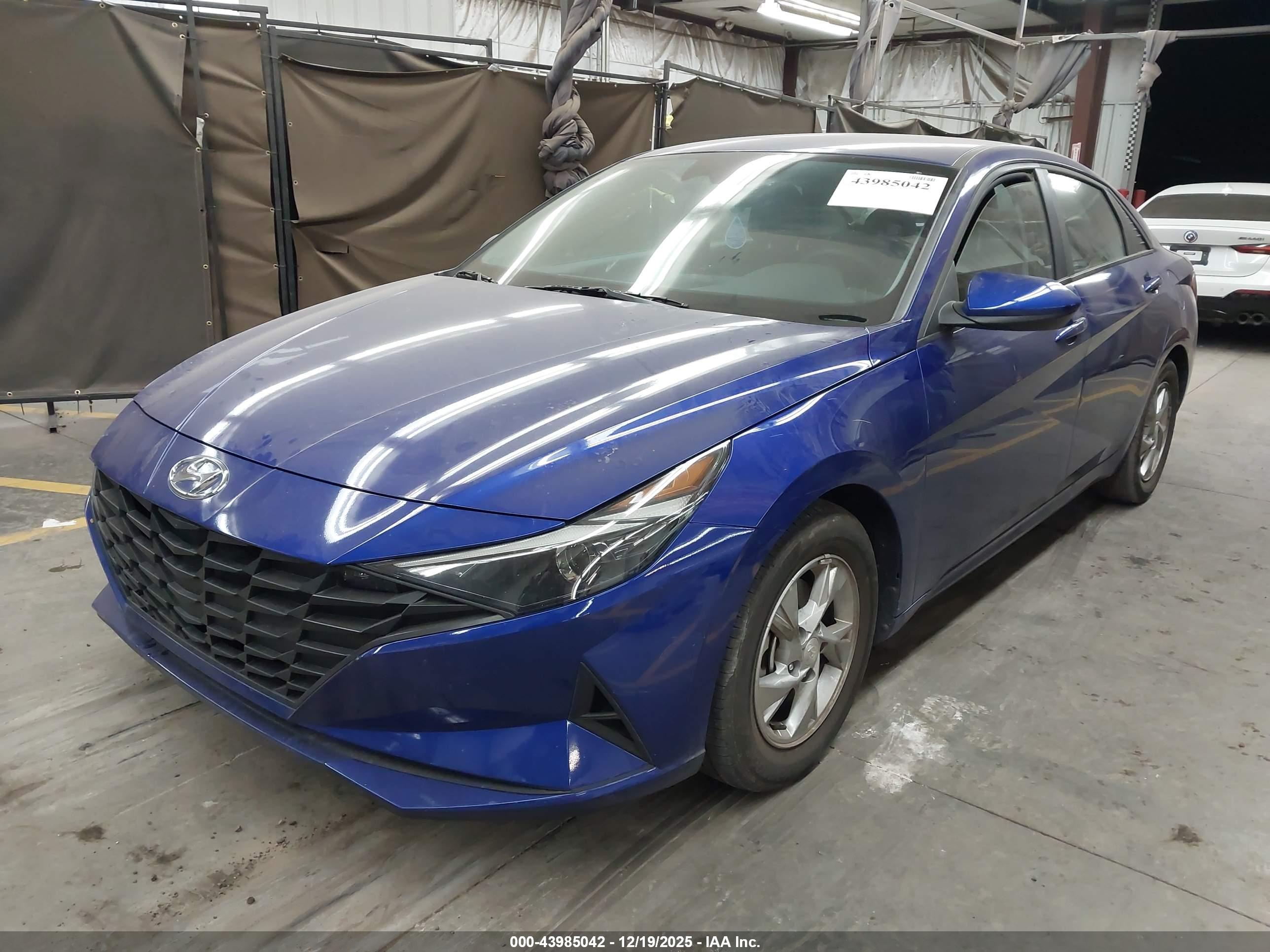 HYUNDAI ELANTRA image 2