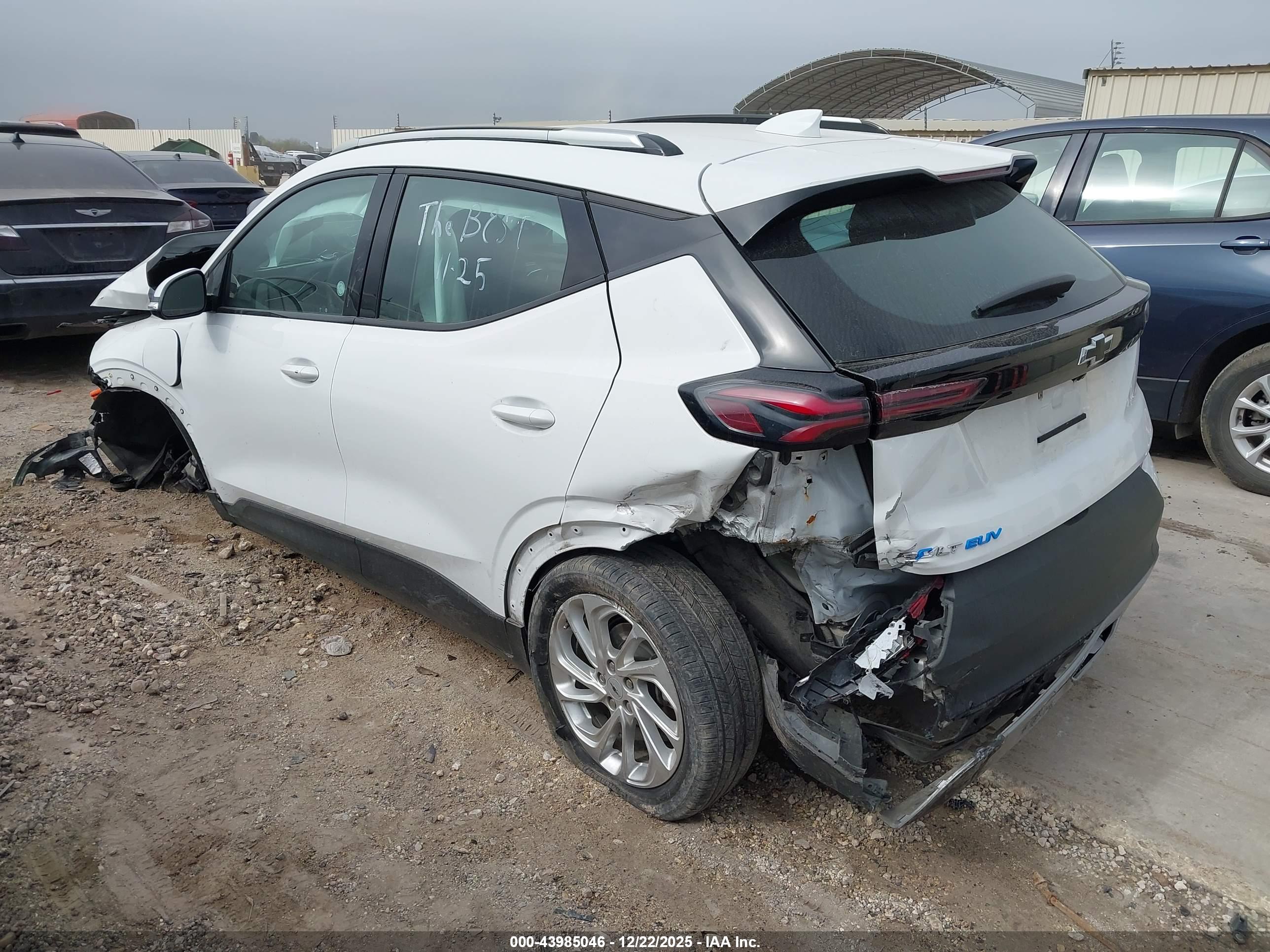 CHEVROLET BOLT image 3