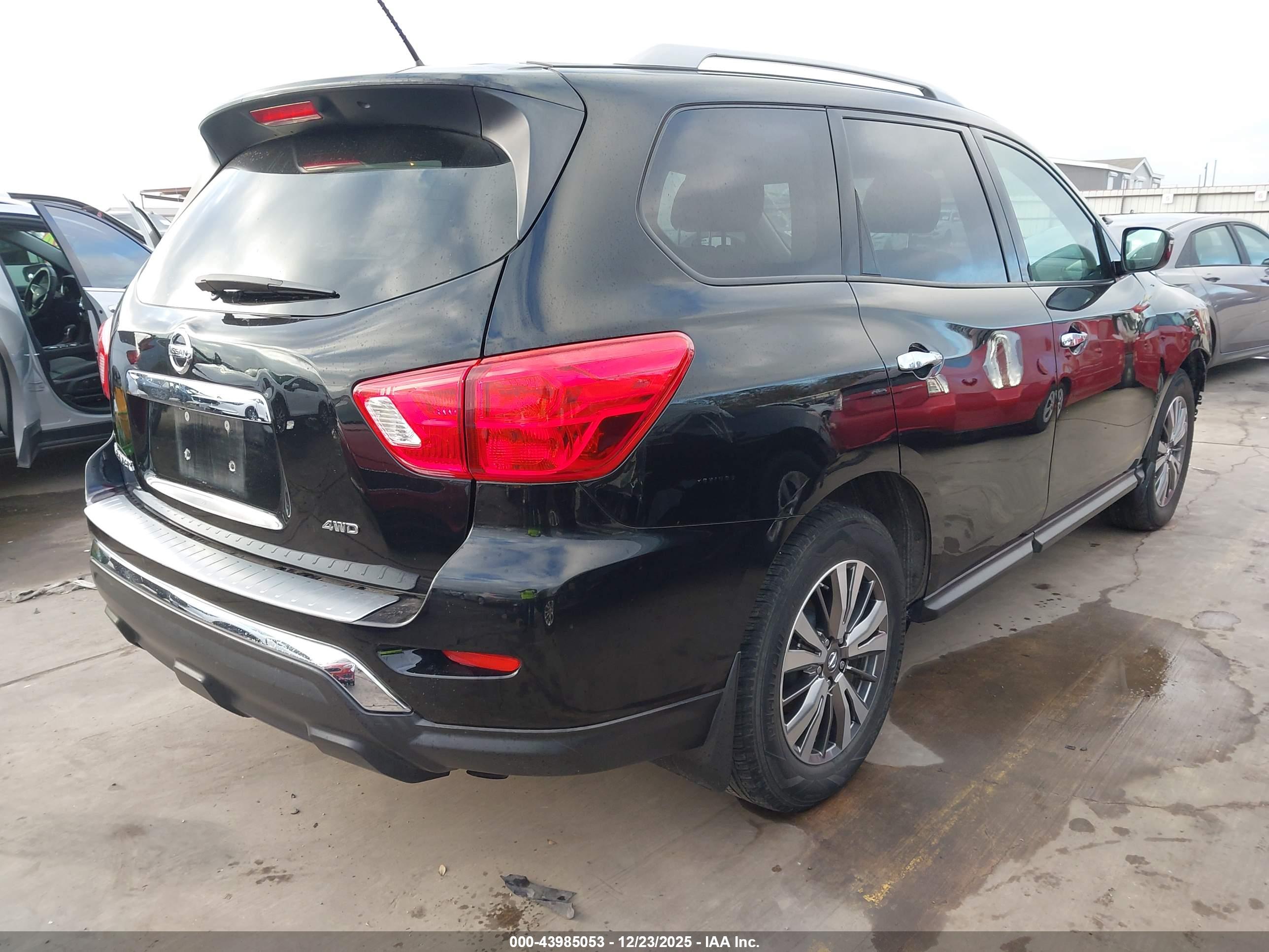 NISSAN PATHFINDER image 4