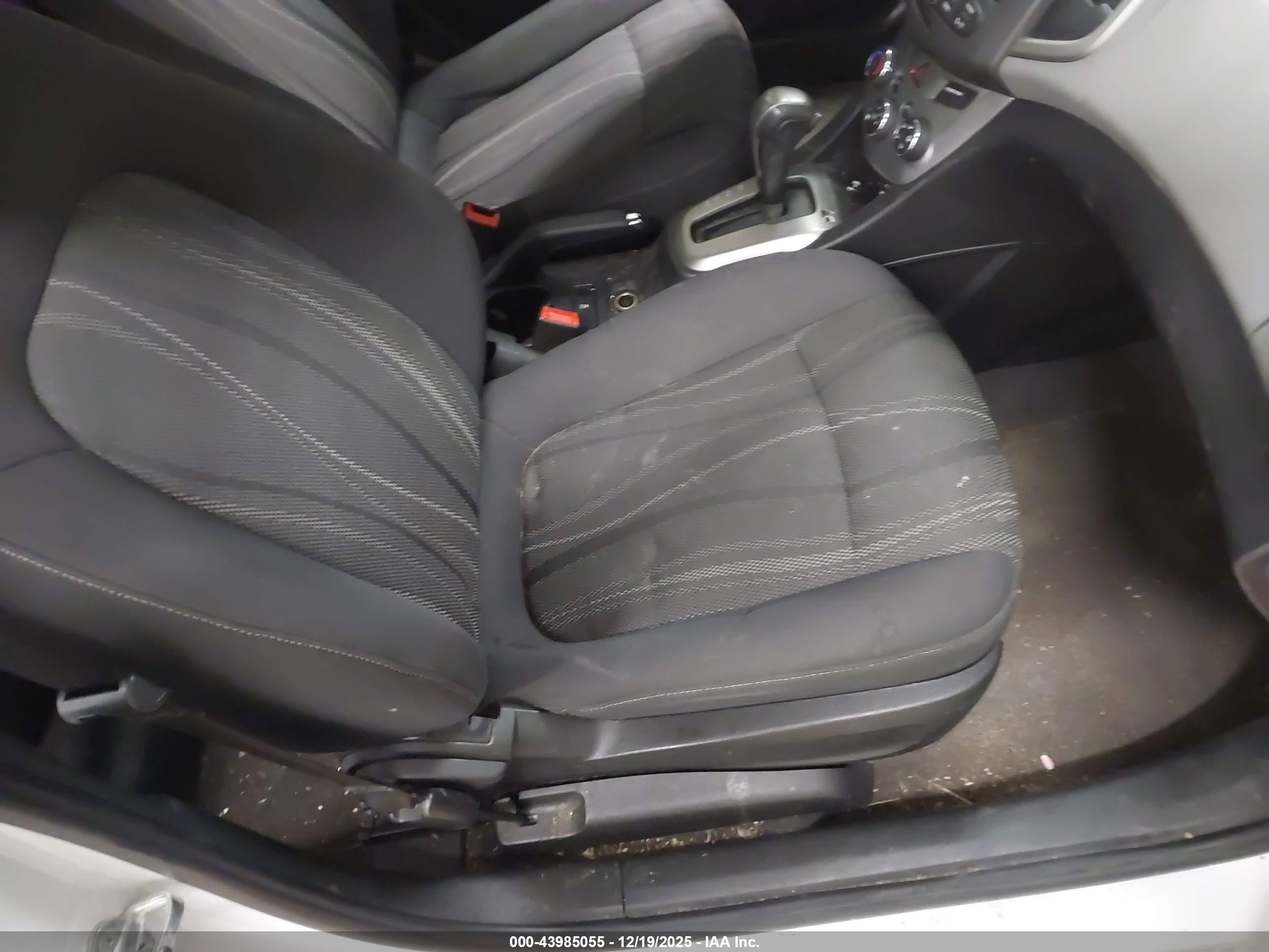 CHEVROLET SONIC image 5