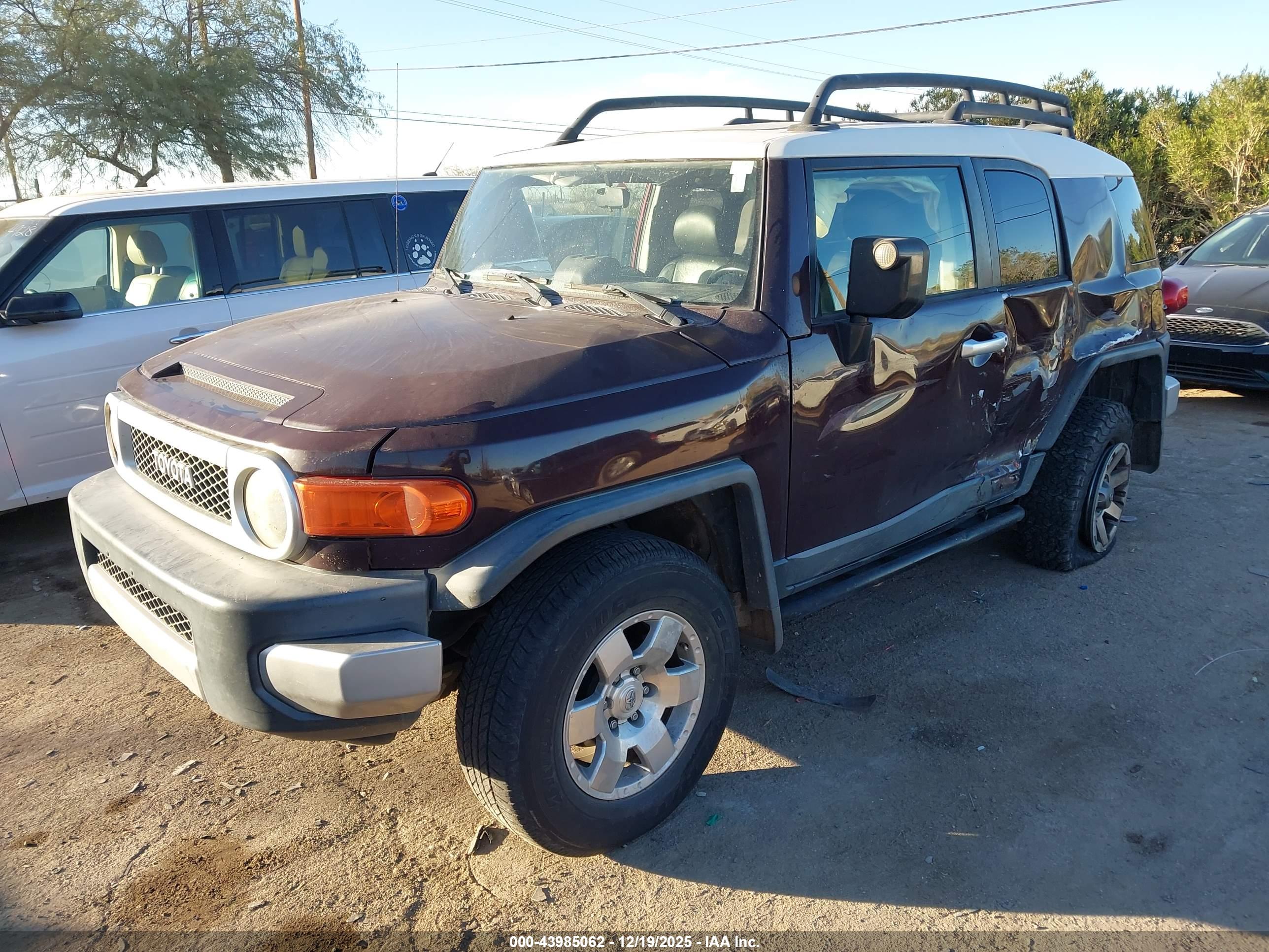 TOYOTA FJ image 2