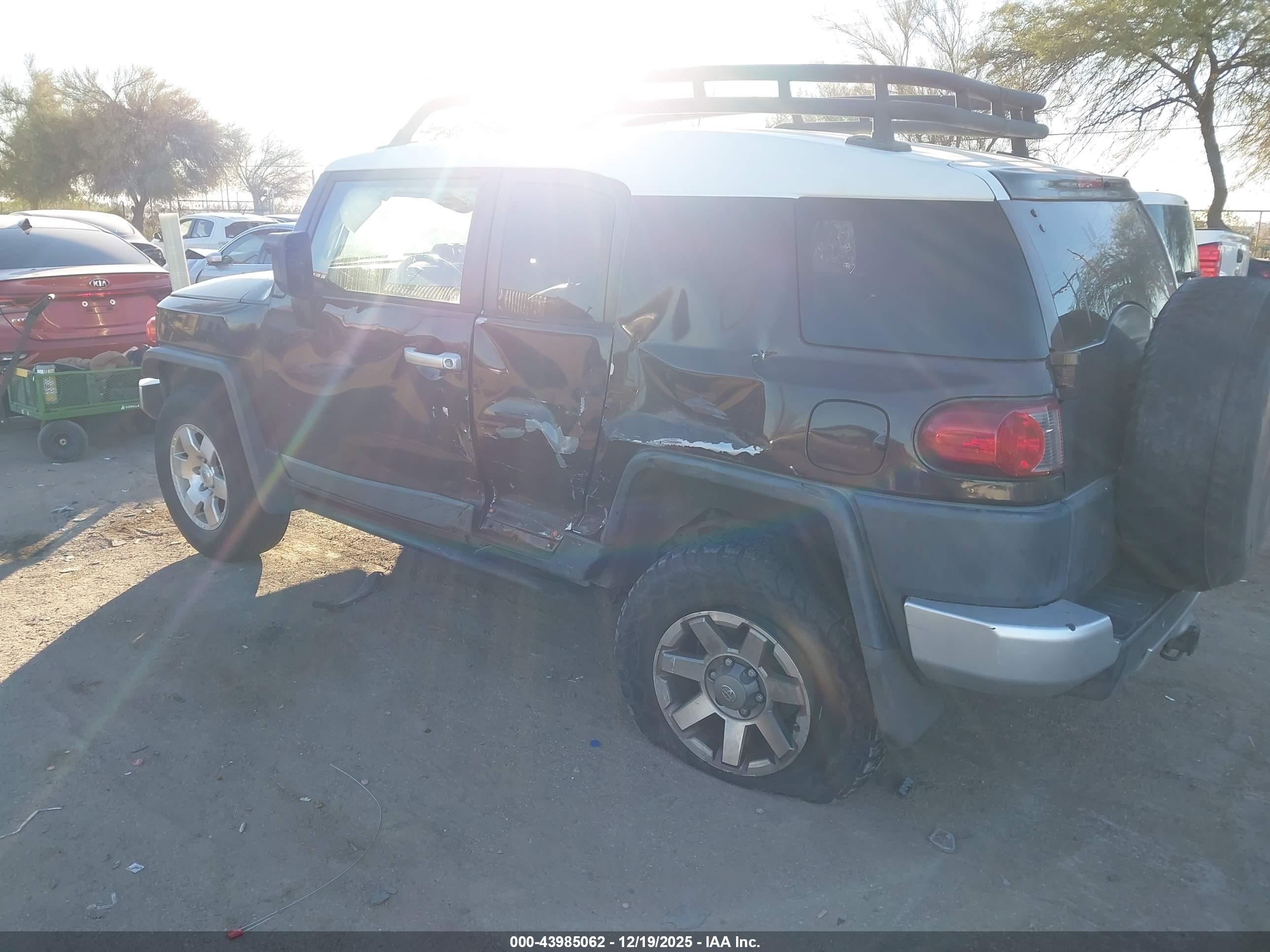 TOYOTA FJ image 3