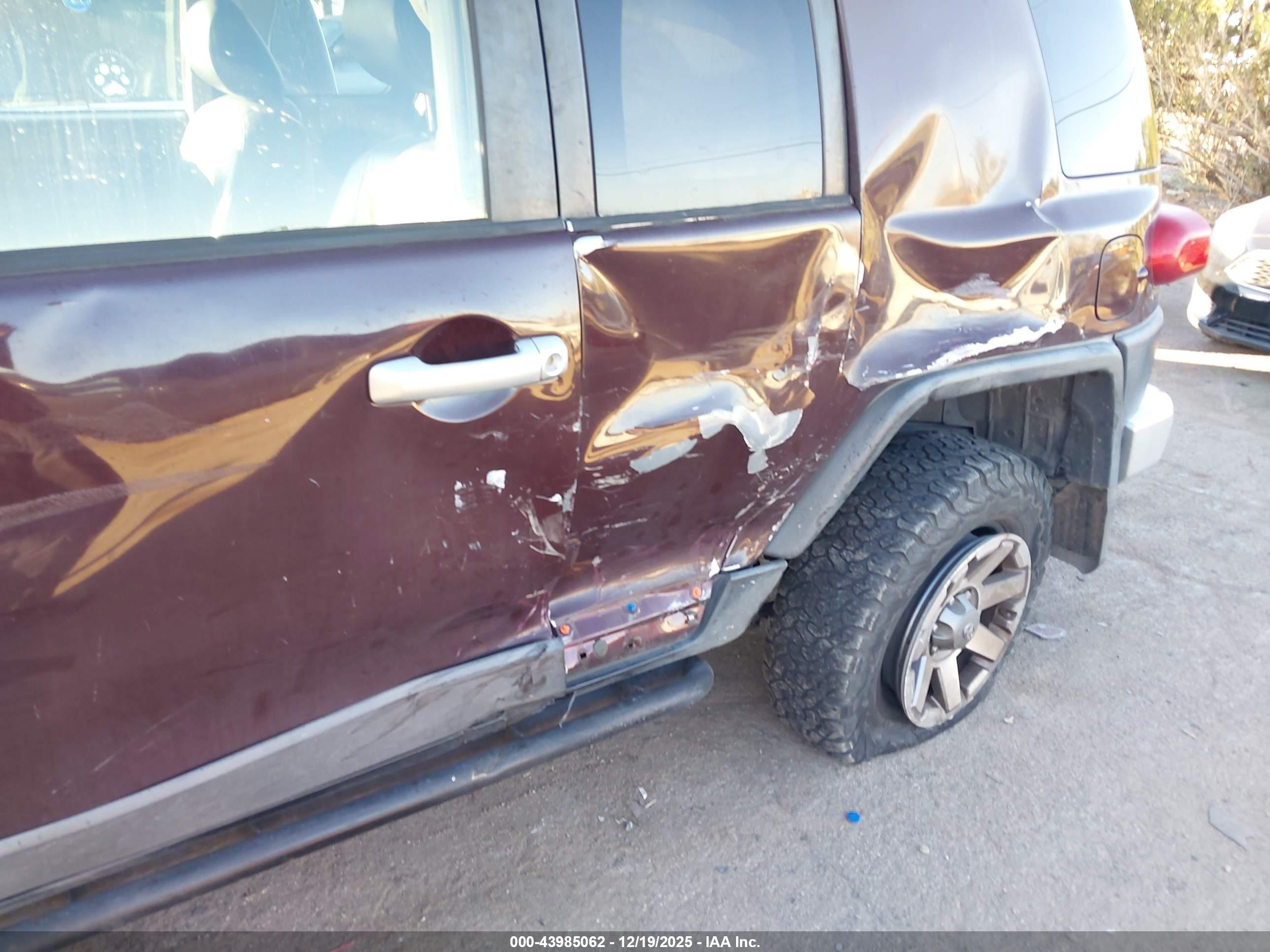 TOYOTA FJ image 6
