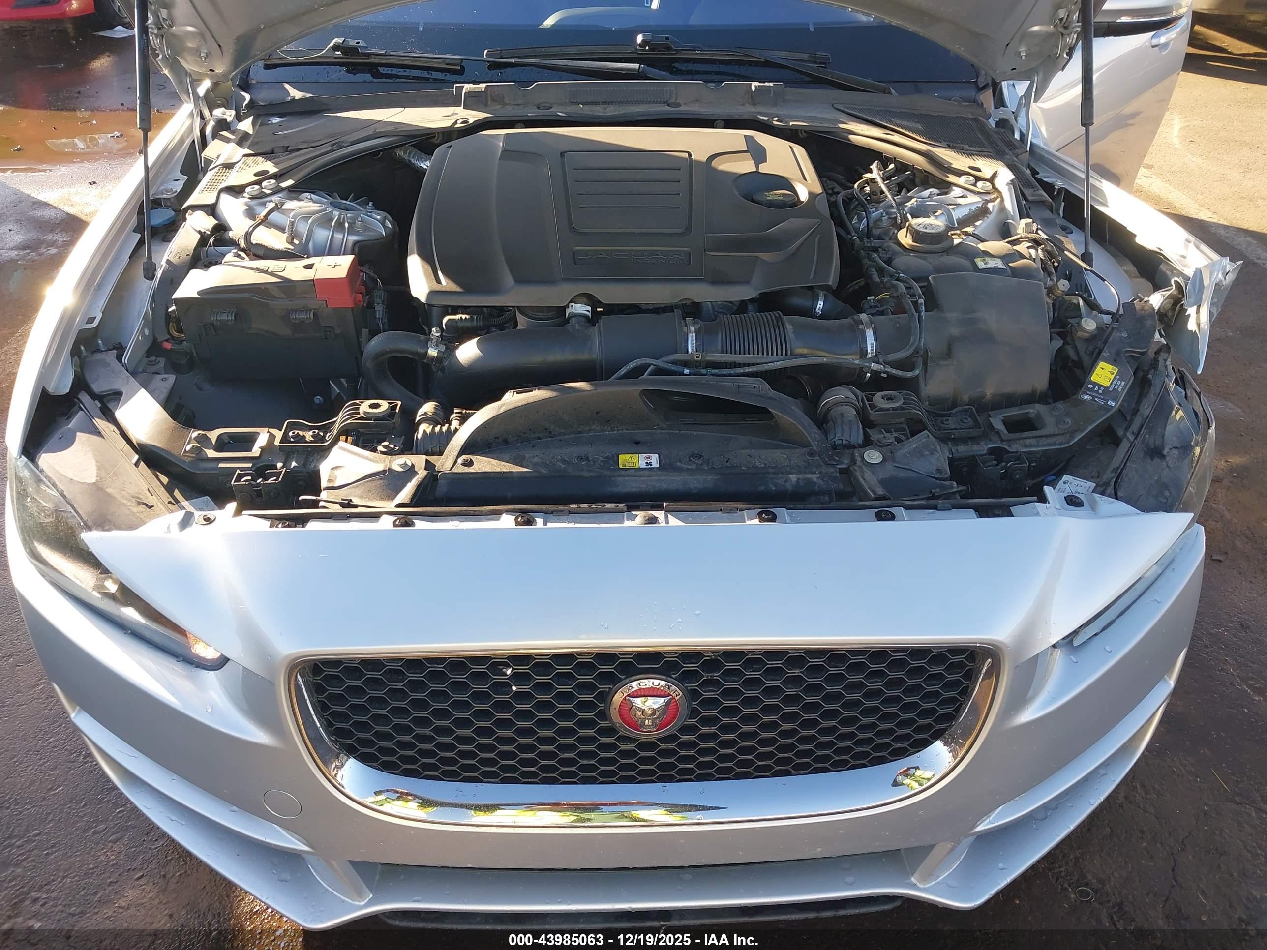 JAGUAR XE image 10