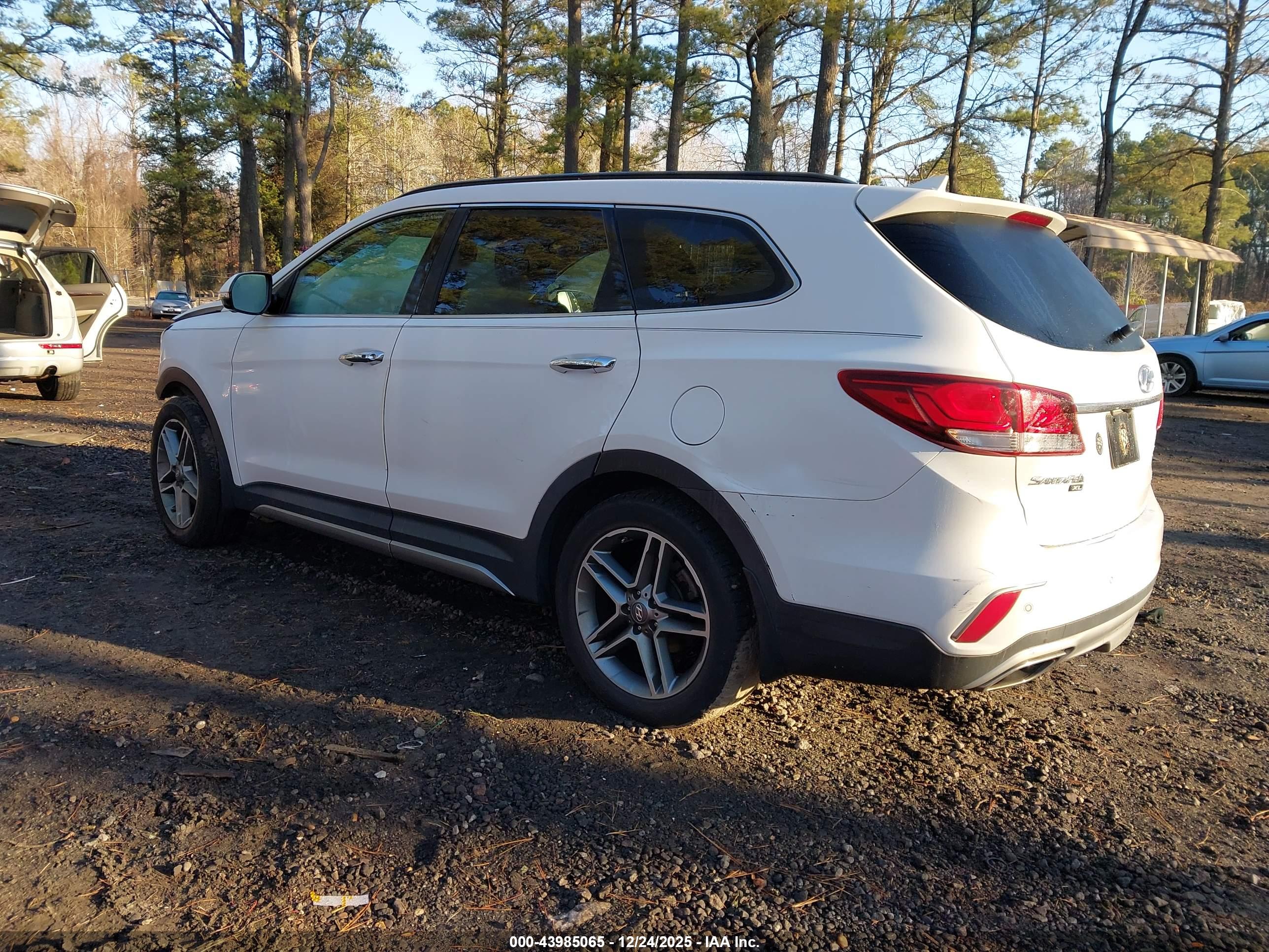 HYUNDAI SANTA image 3