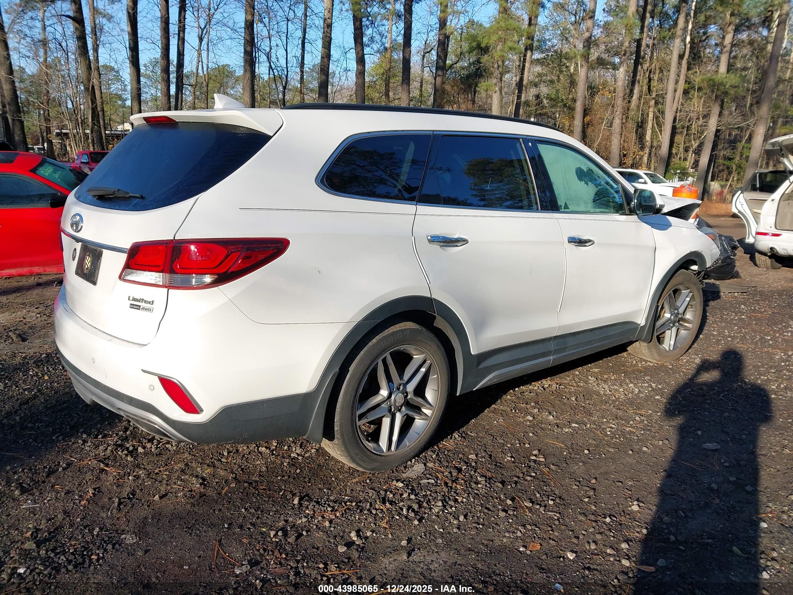 HYUNDAI SANTA image 4