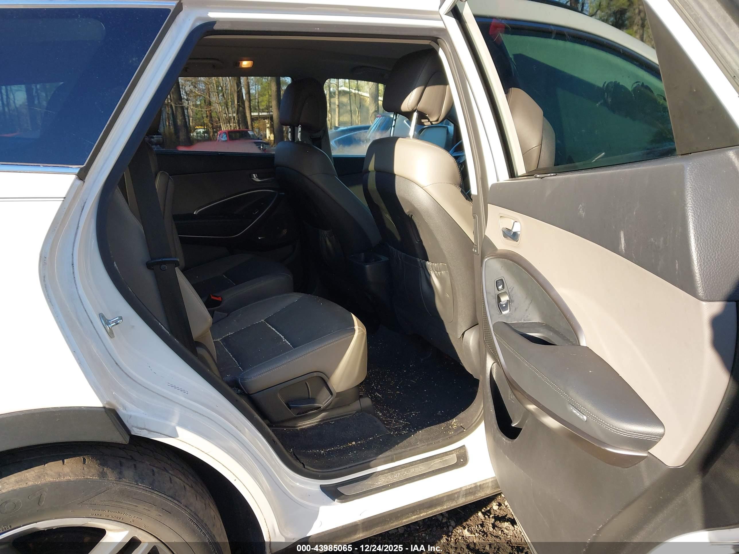 HYUNDAI SANTA image 8