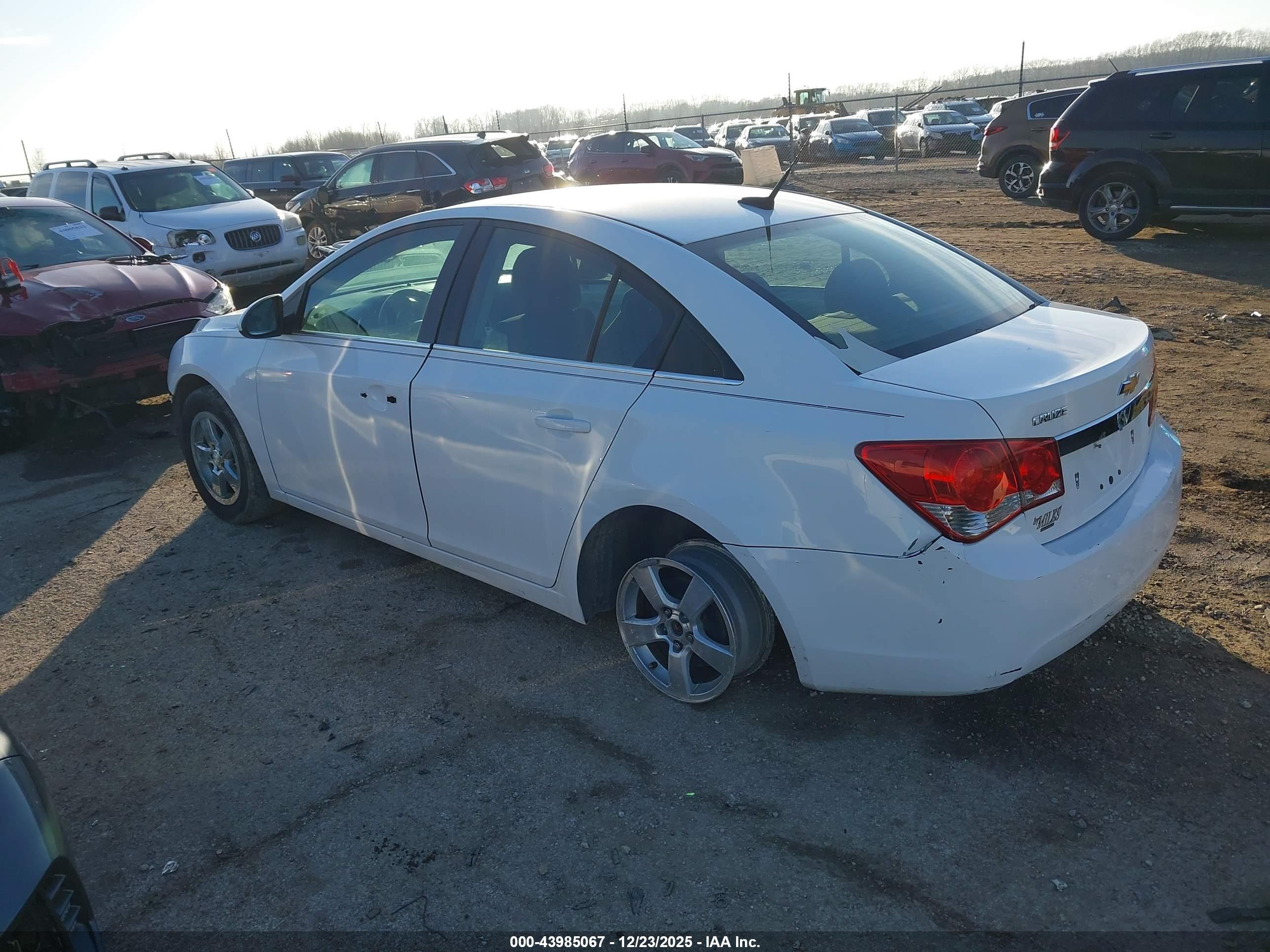 CHEVROLET CRUZE image 3