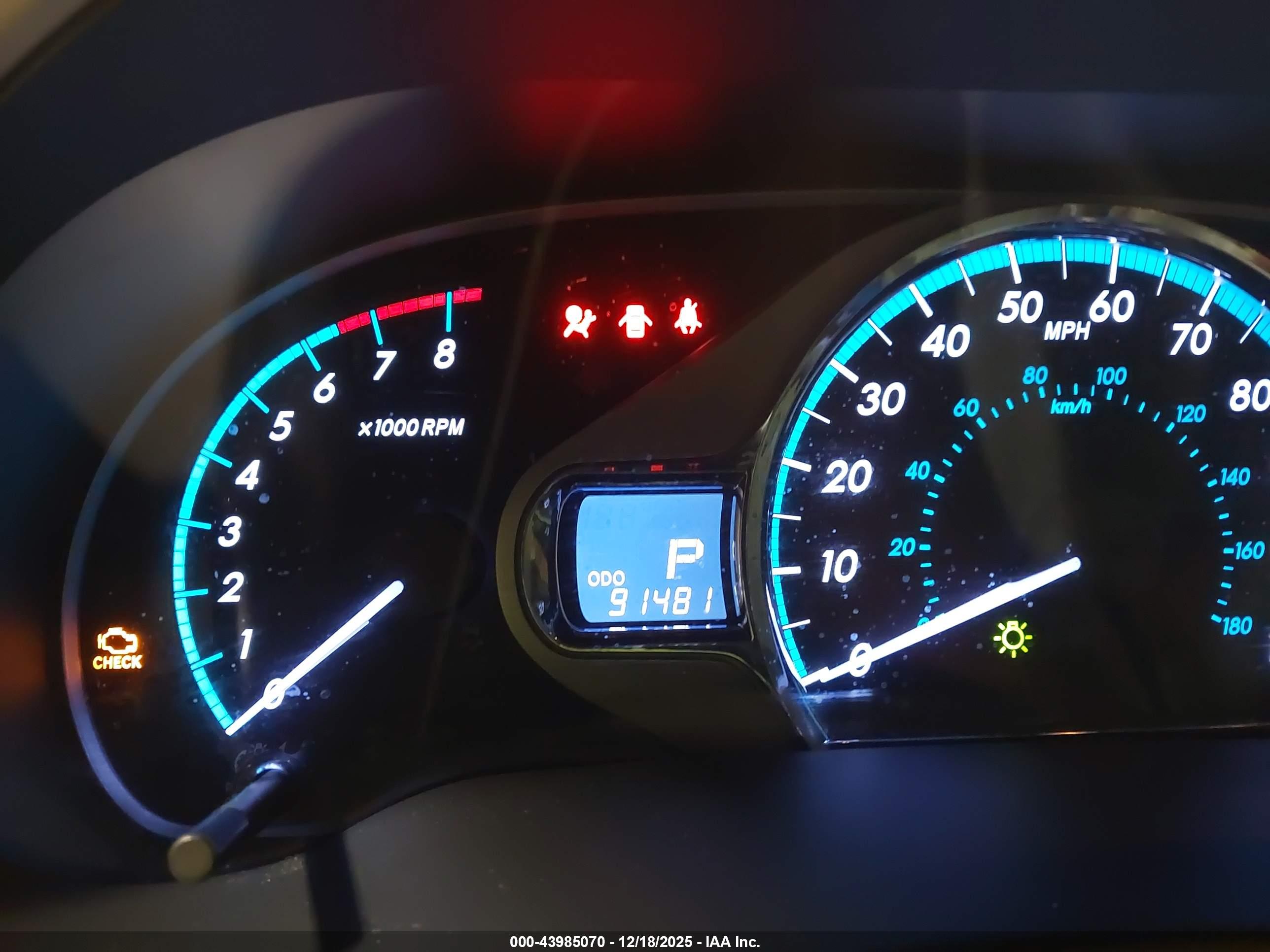 TOYOTA SIENNA image 7