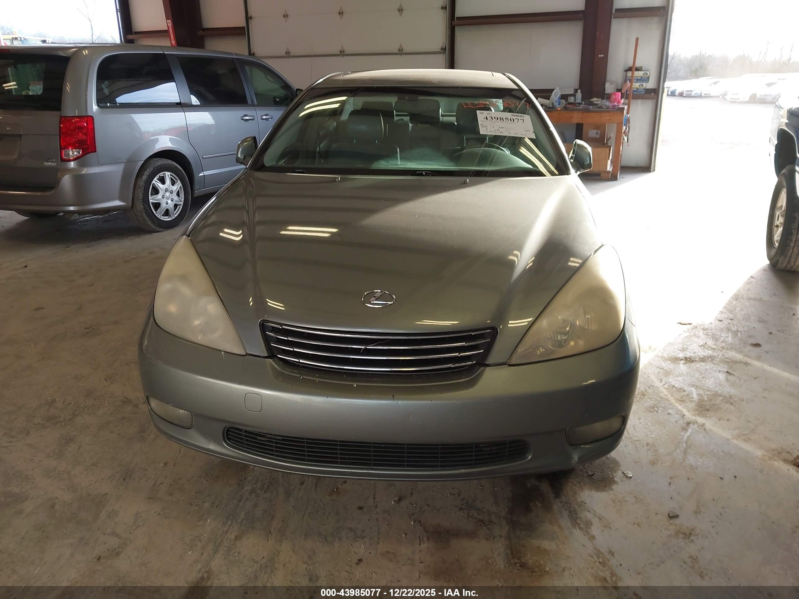 LEXUS ES image 6