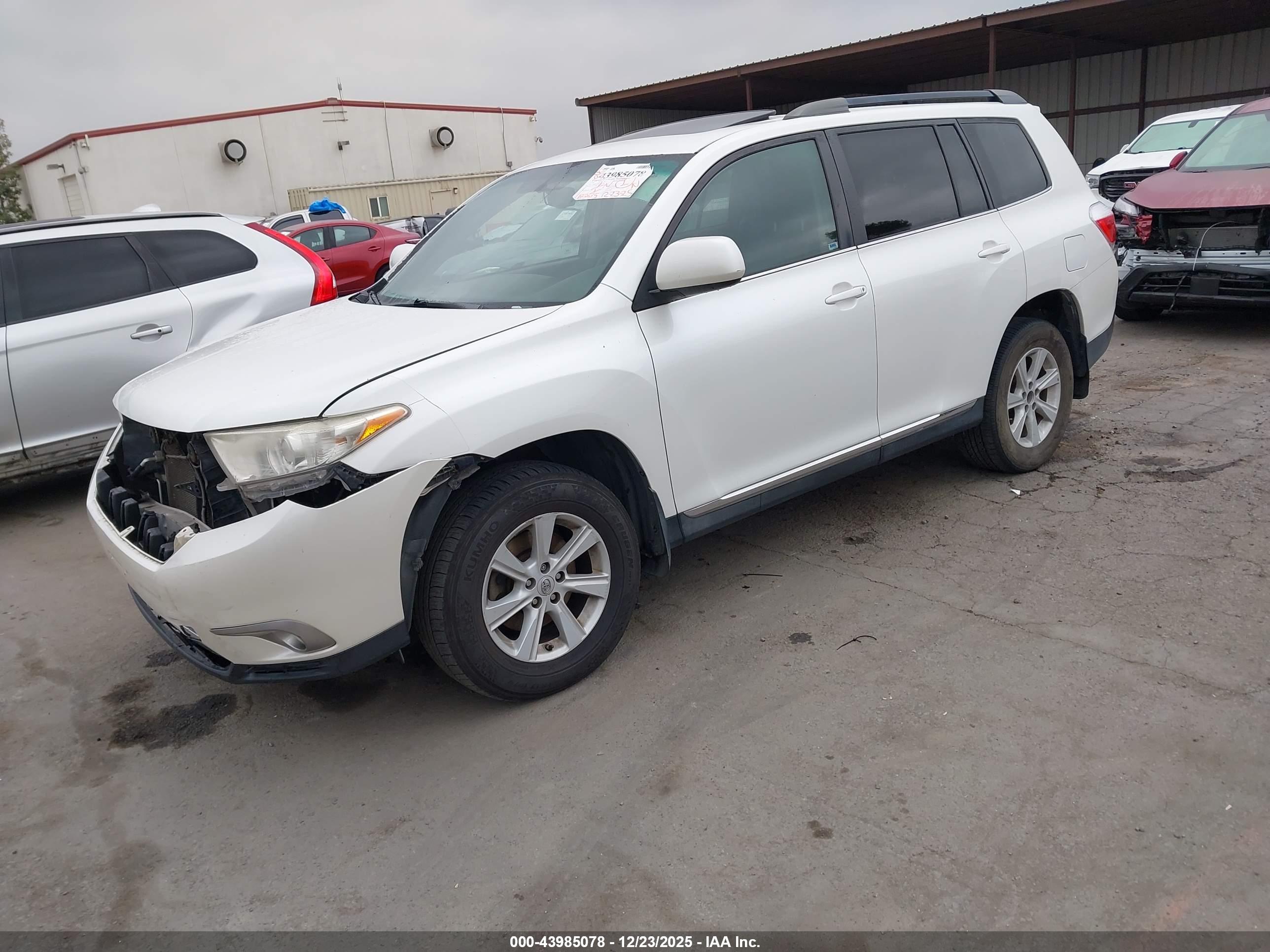 TOYOTA HIGHLANDER image 2