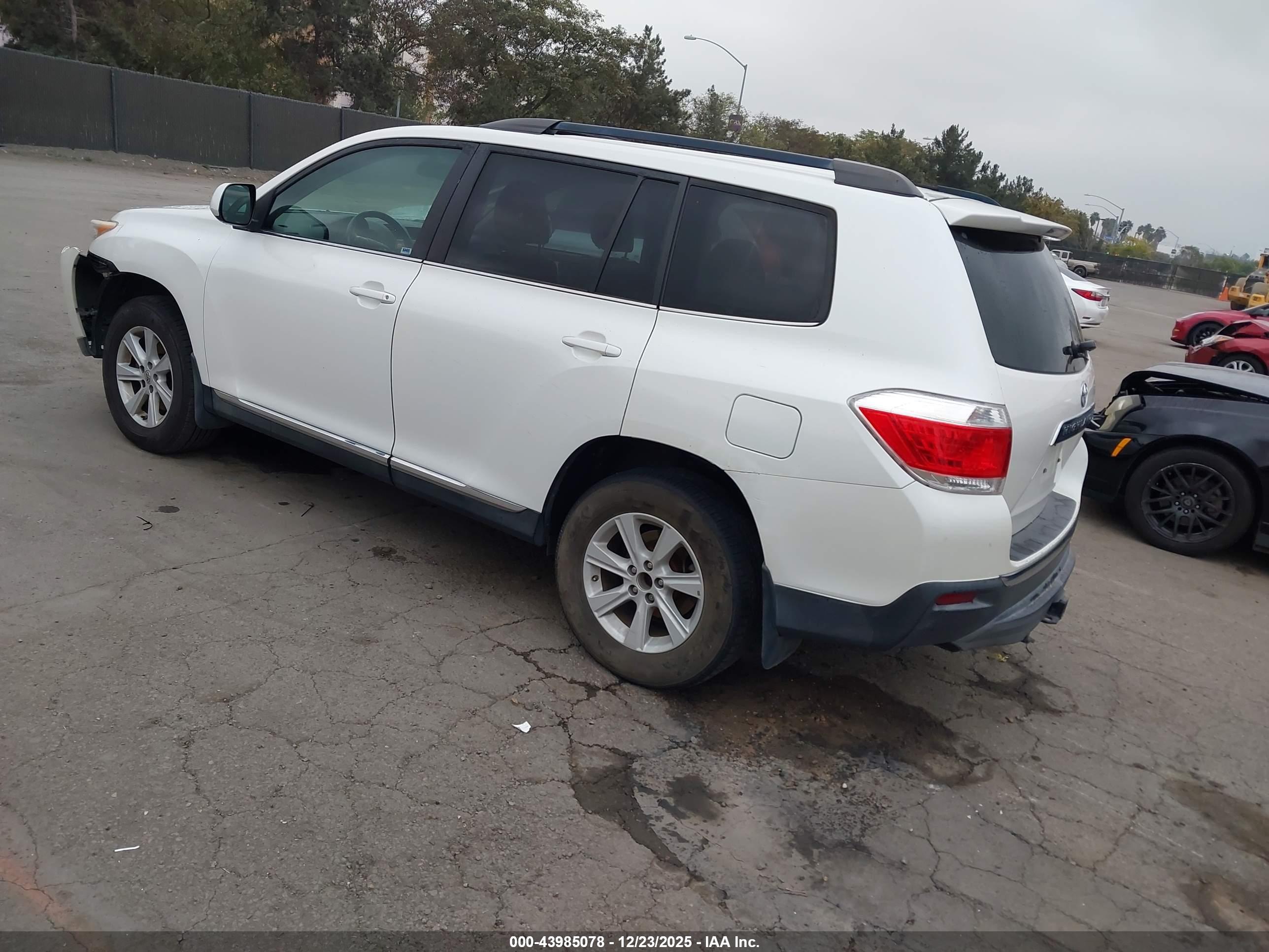 TOYOTA HIGHLANDER image 3