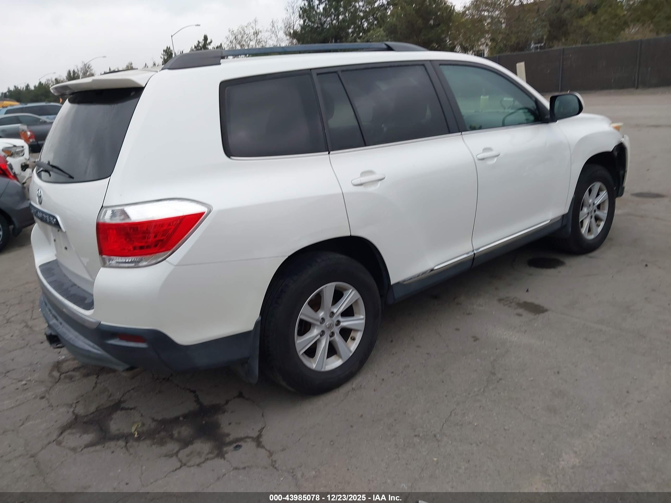 TOYOTA HIGHLANDER image 4