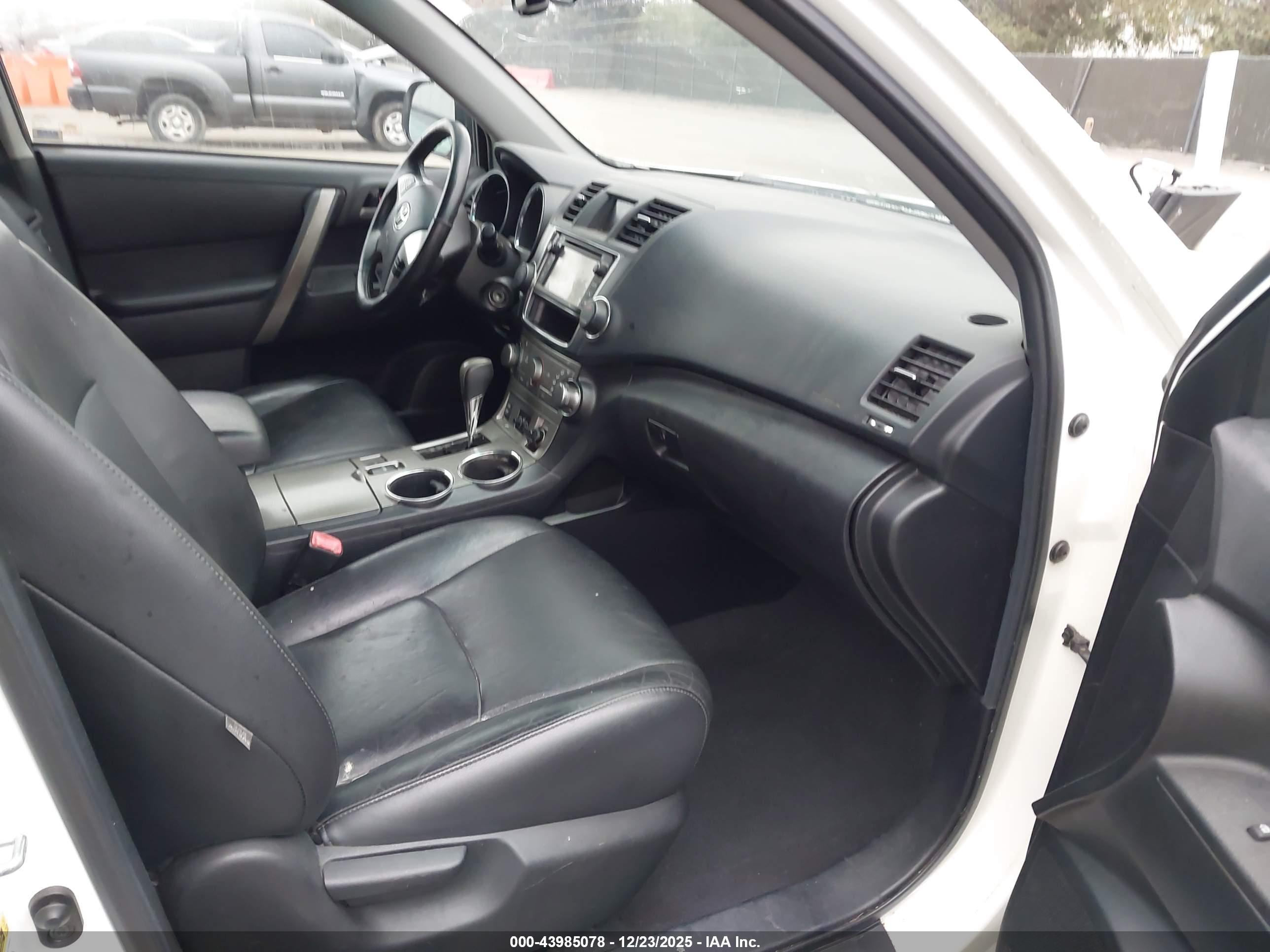 TOYOTA HIGHLANDER image 5