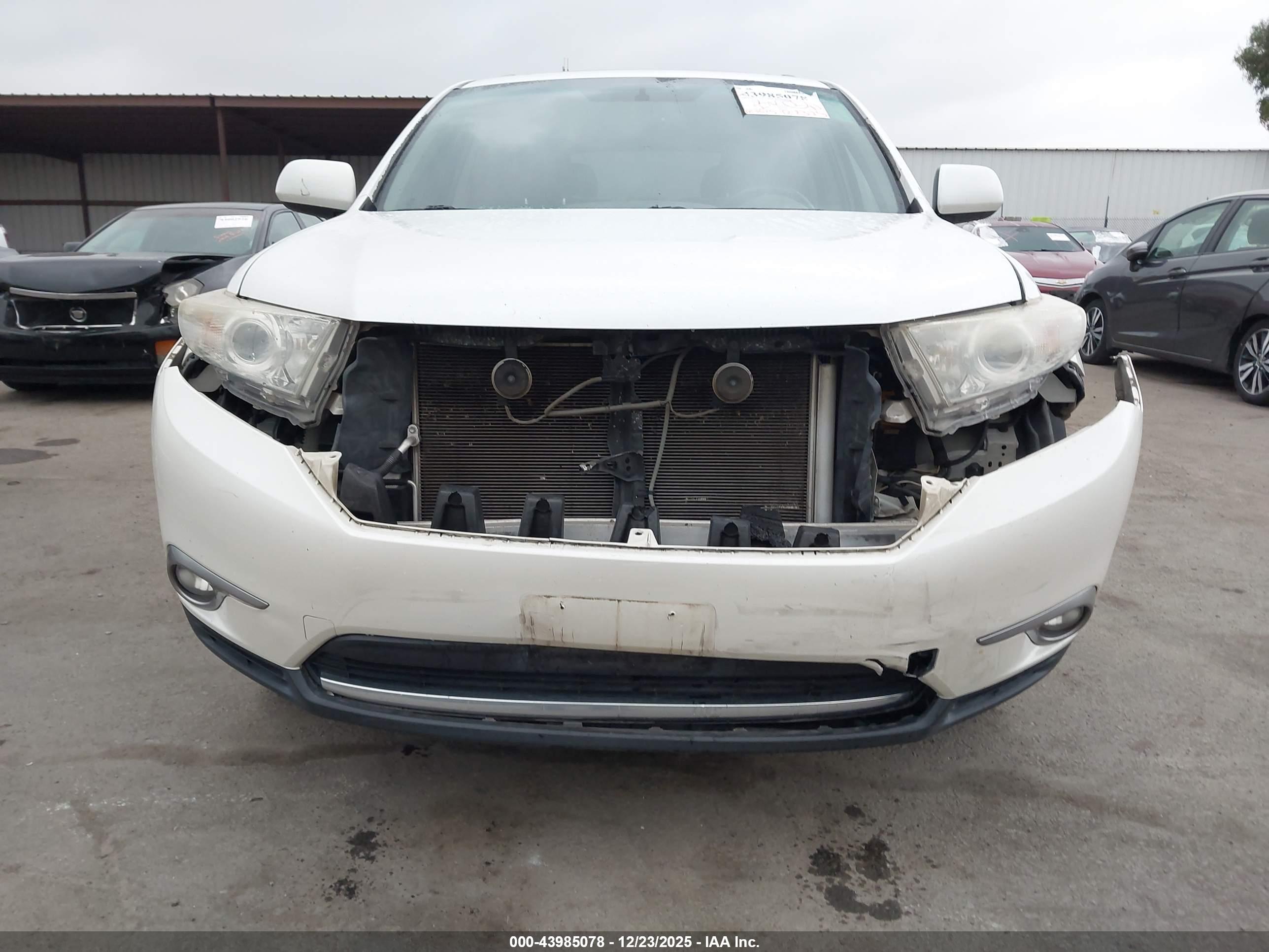 TOYOTA HIGHLANDER image 6