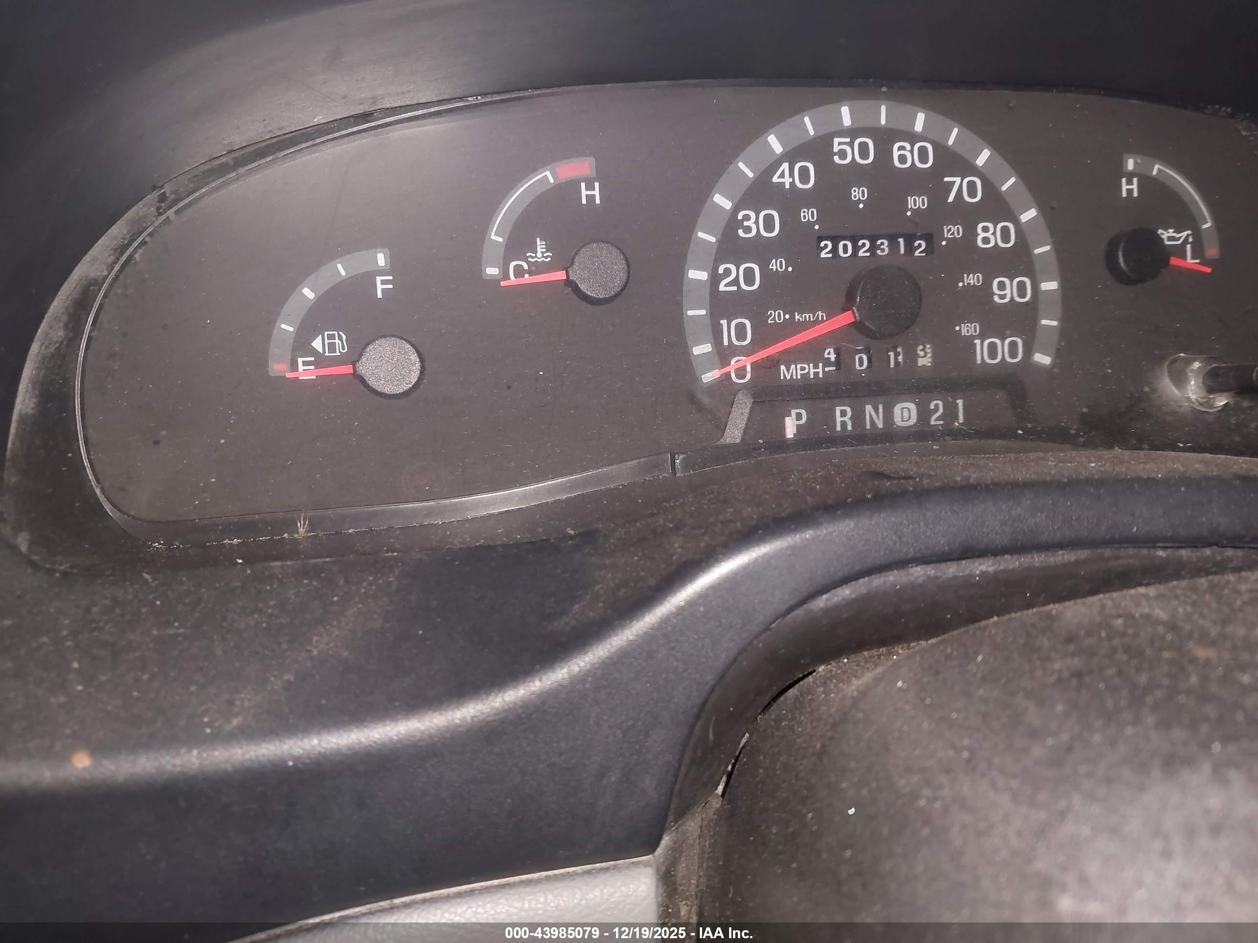 FORD E-350 image 6