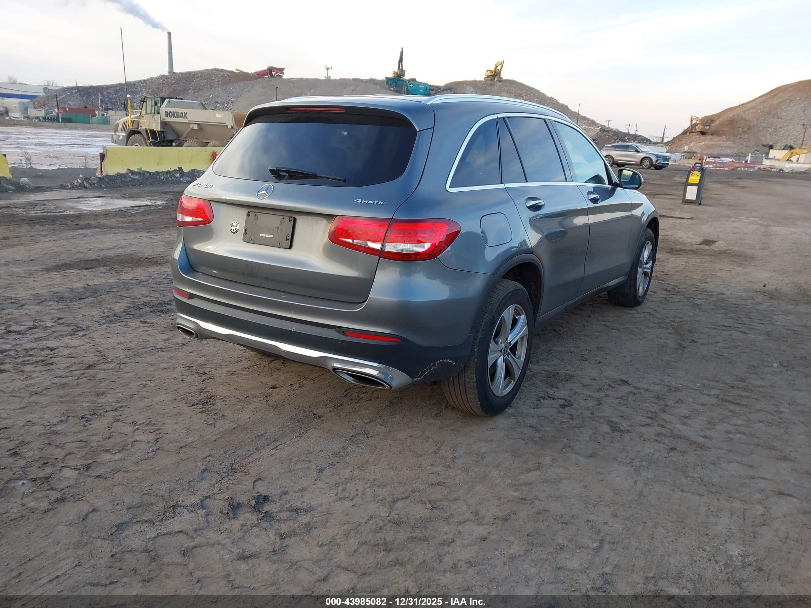 MERCEDES-BENZ GLC image 4