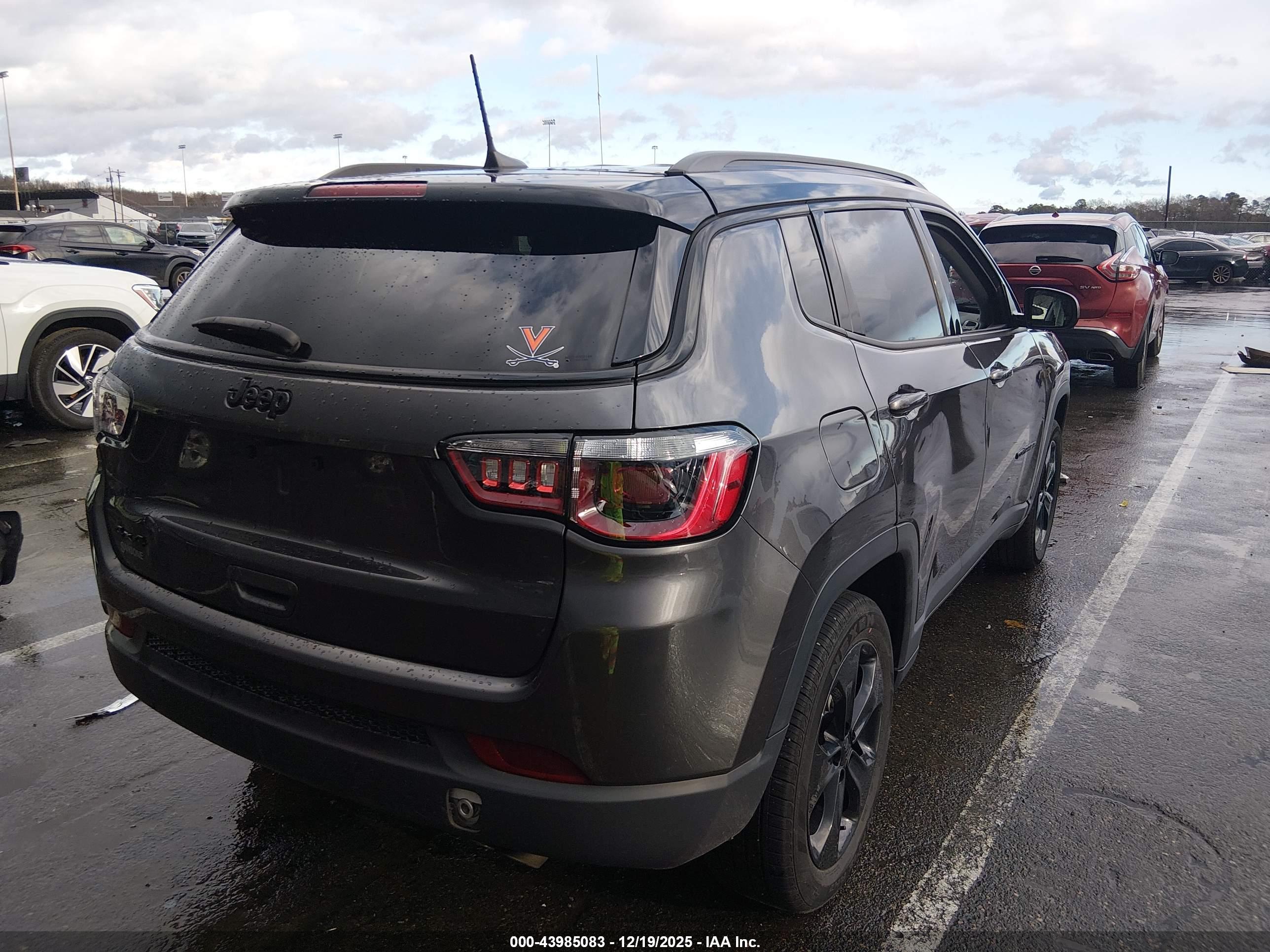 JEEP COMPASS image 4
