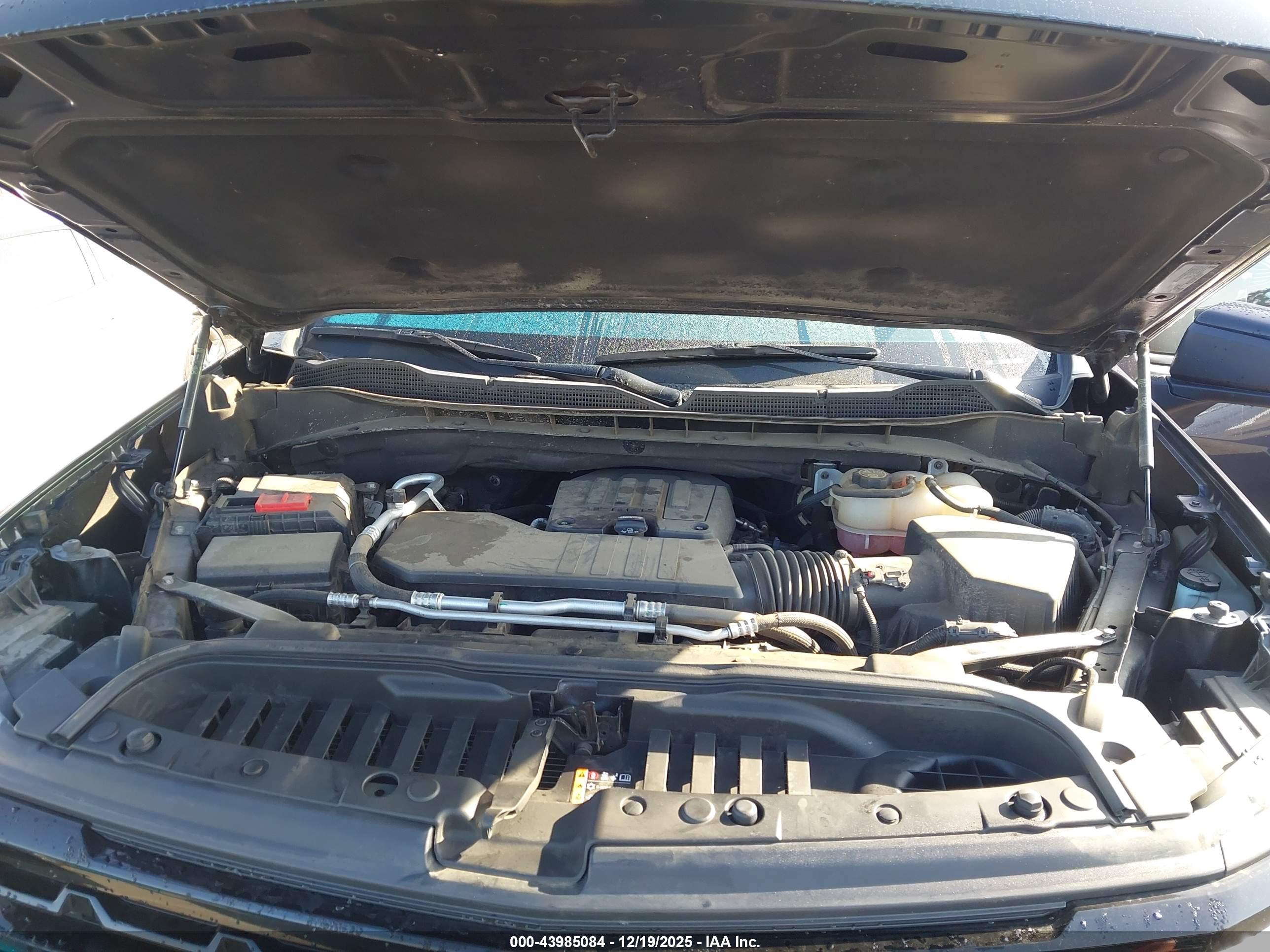 CHEVROLET SILVERADO image 10