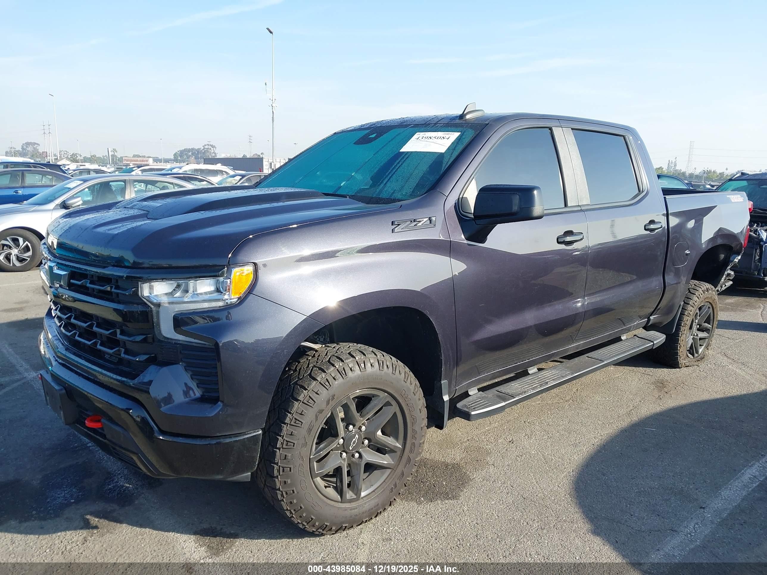 CHEVROLET SILVERADO image 2