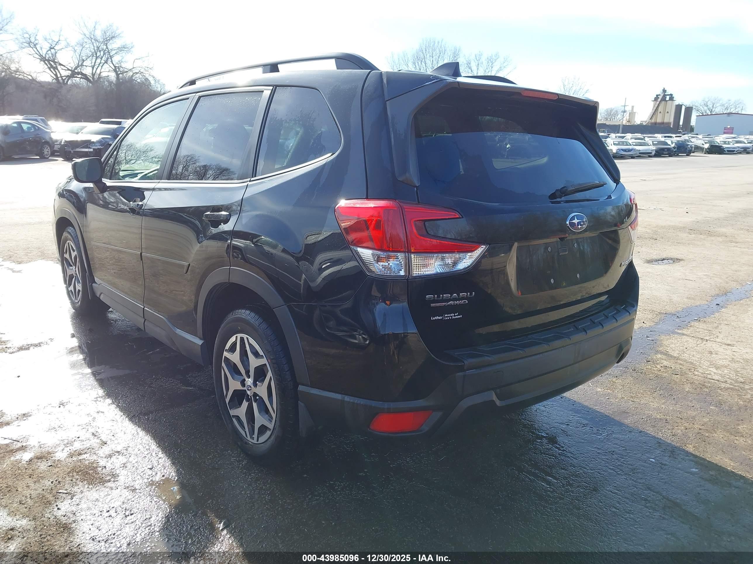 SUBARU FORESTER image 3