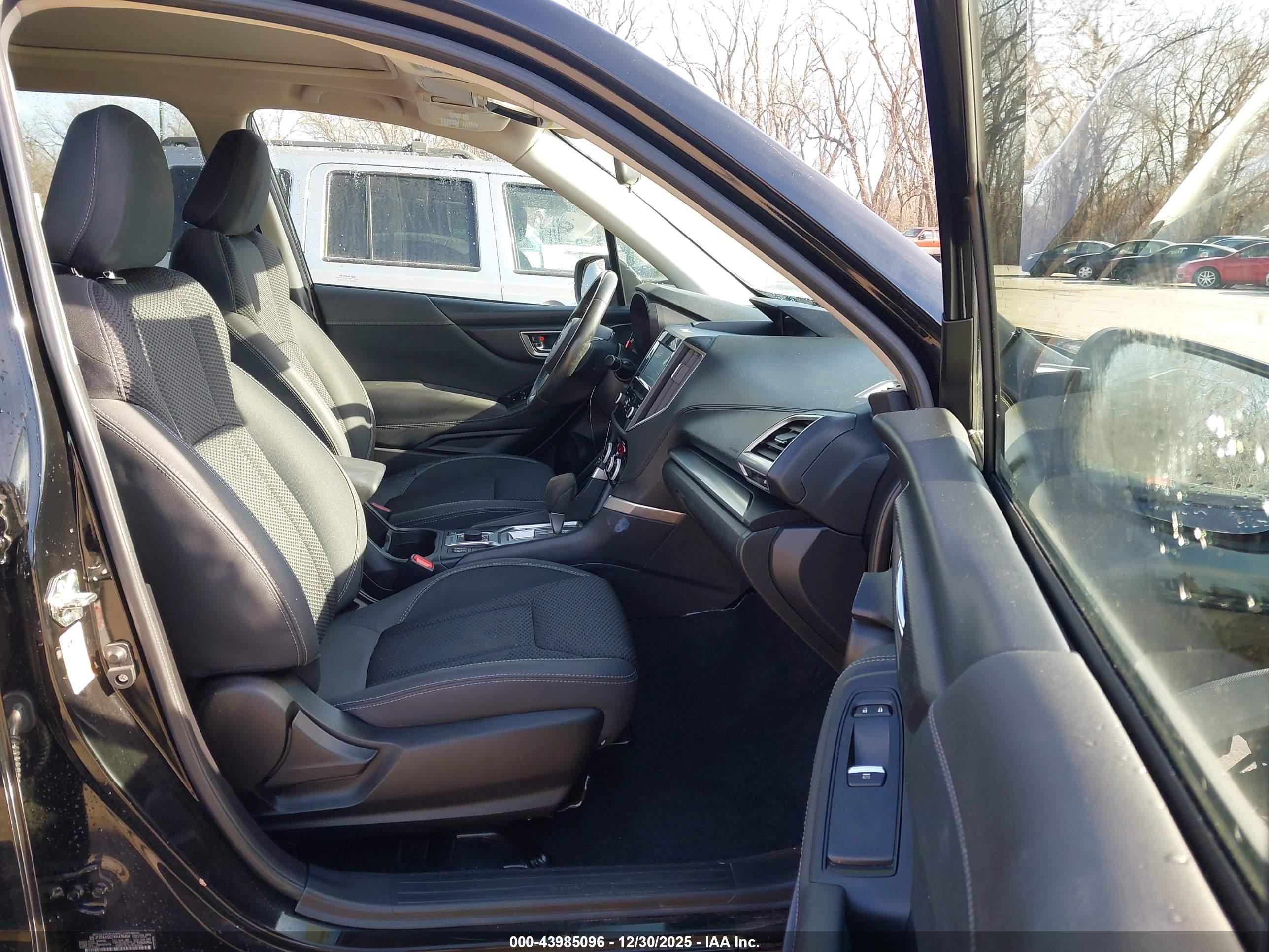 SUBARU FORESTER image 5