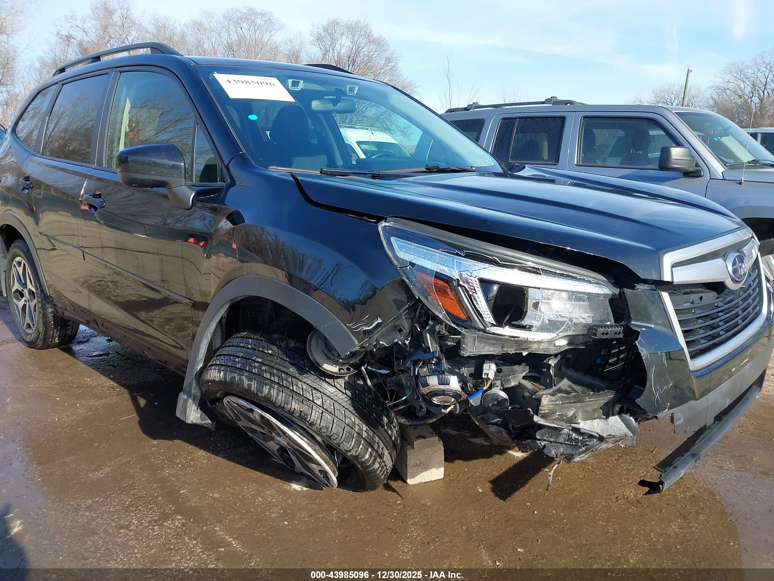 SUBARU FORESTER image 6