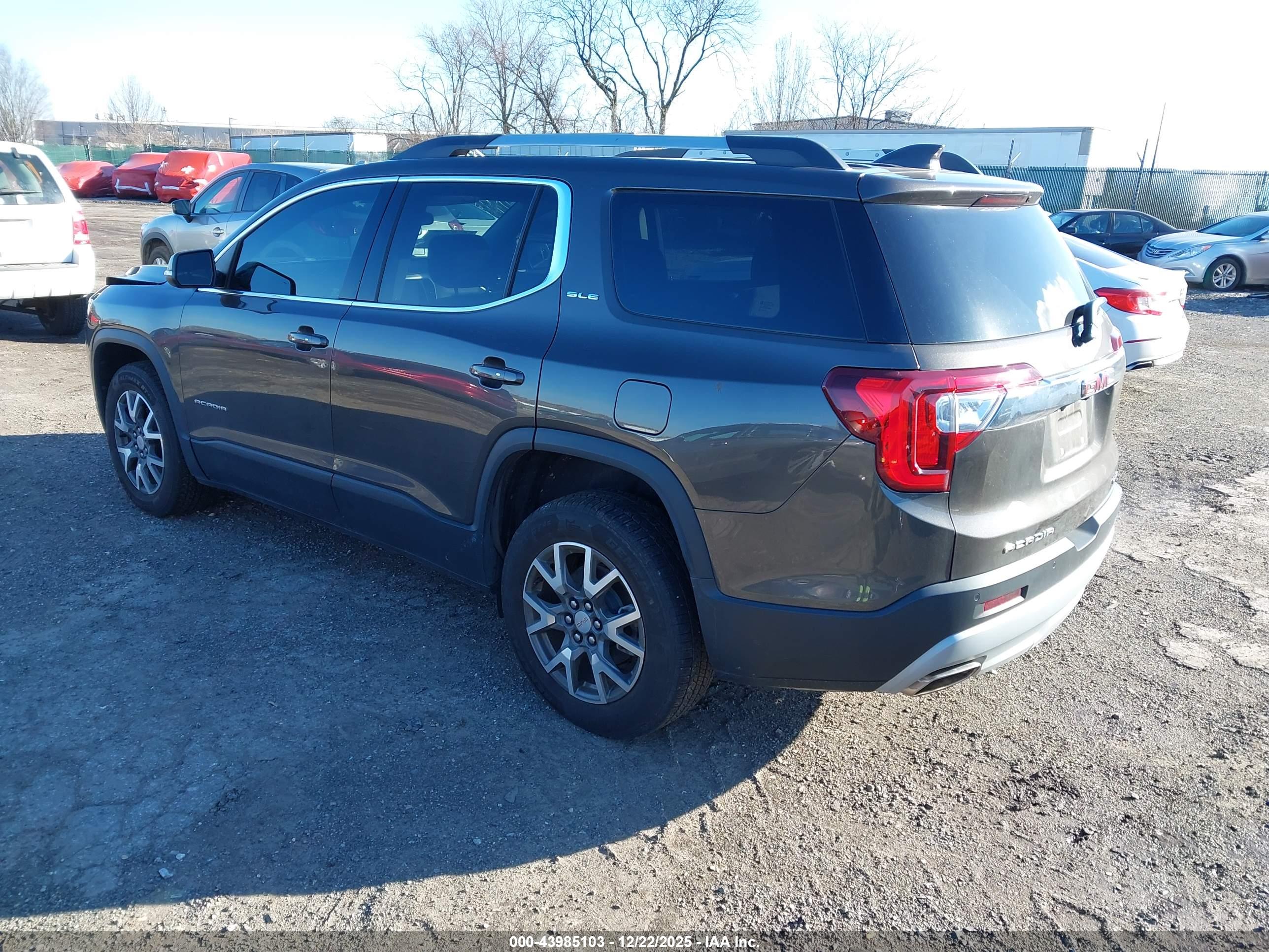 GMC ACADIA image 3