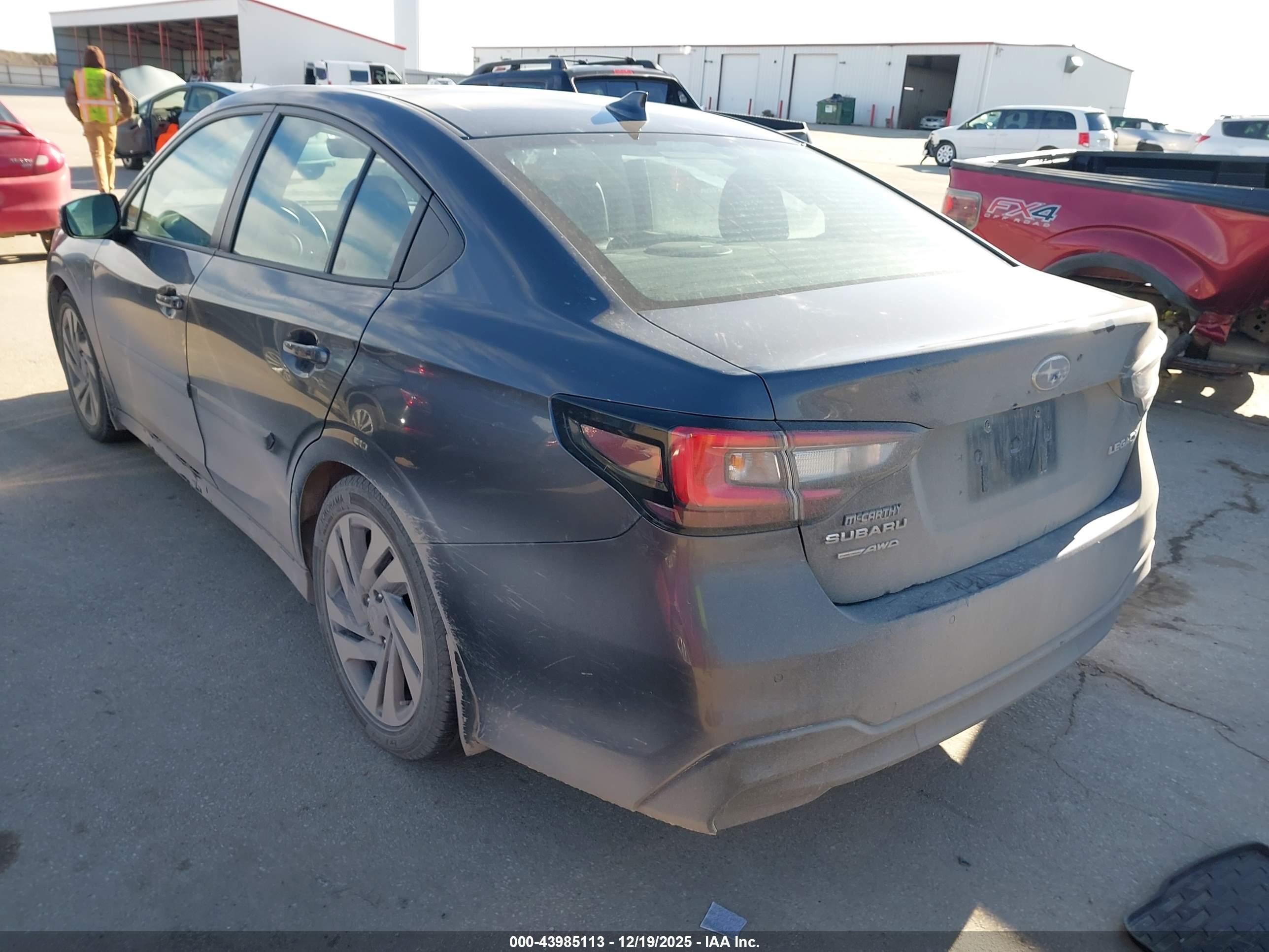 SUBARU LEGACY image 3
