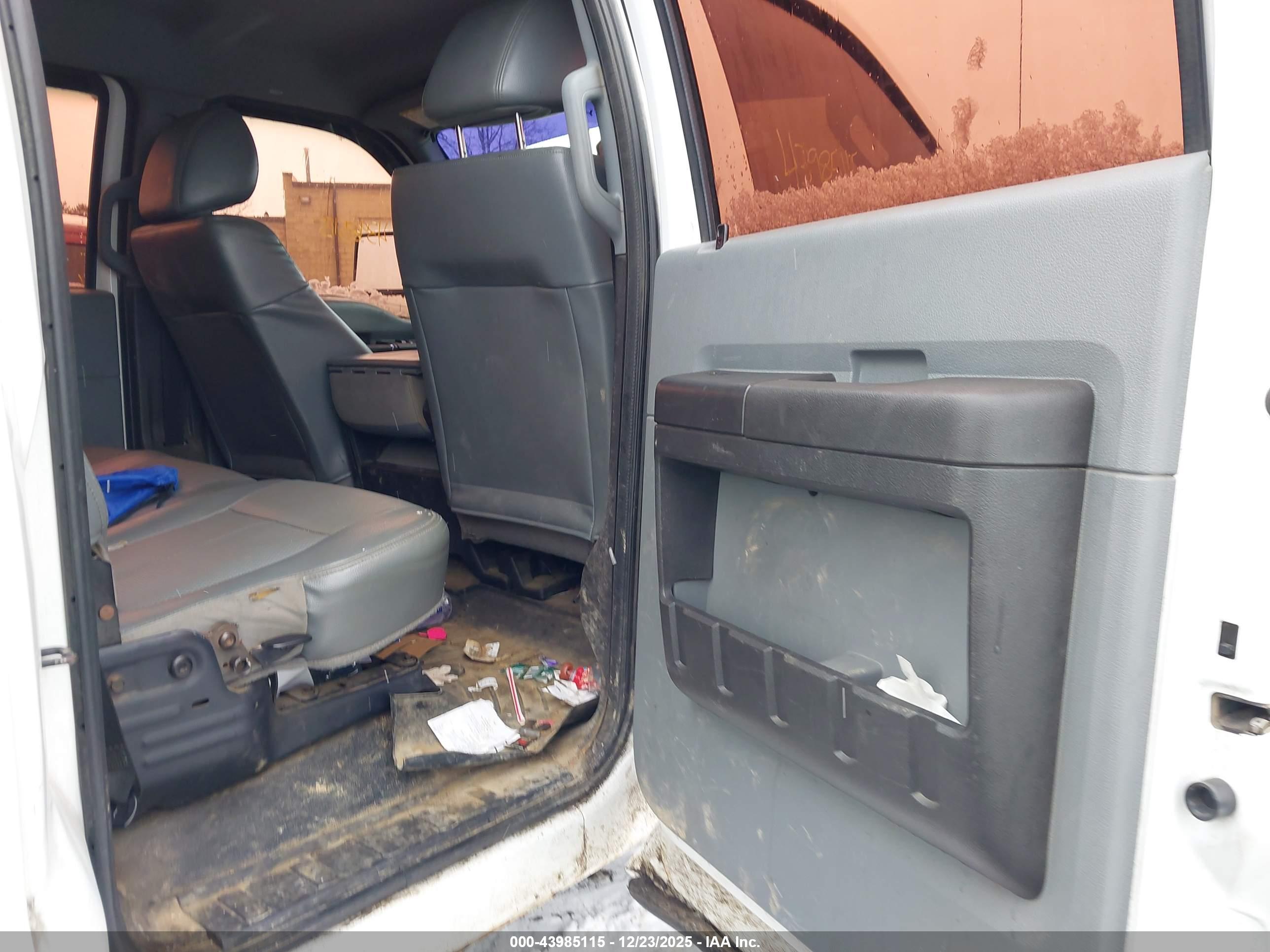 FORD F-350 image 8