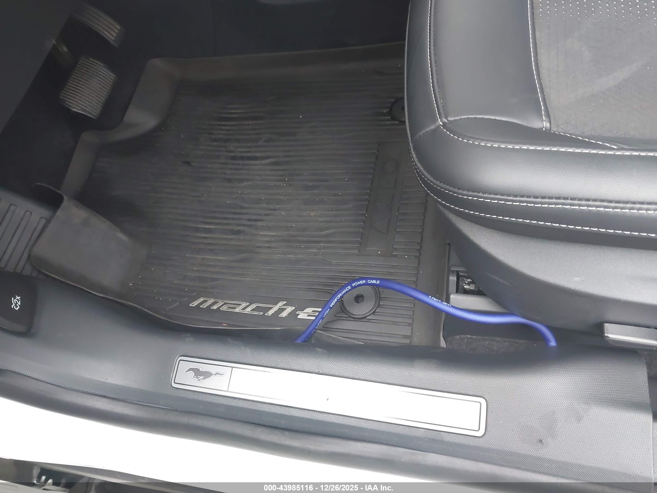 FORD MUSTANG image 6