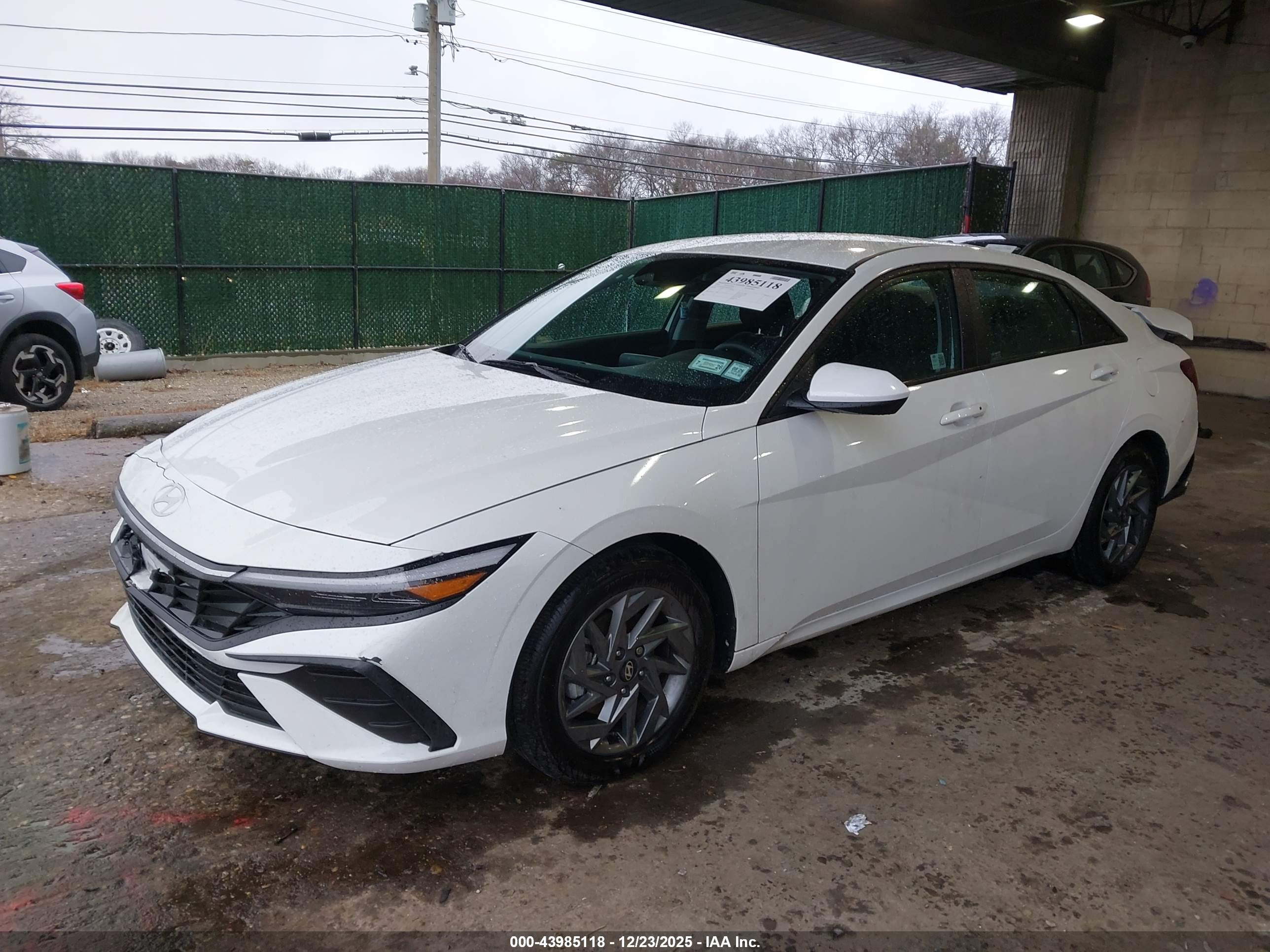 HYUNDAI ELANTRA image 2