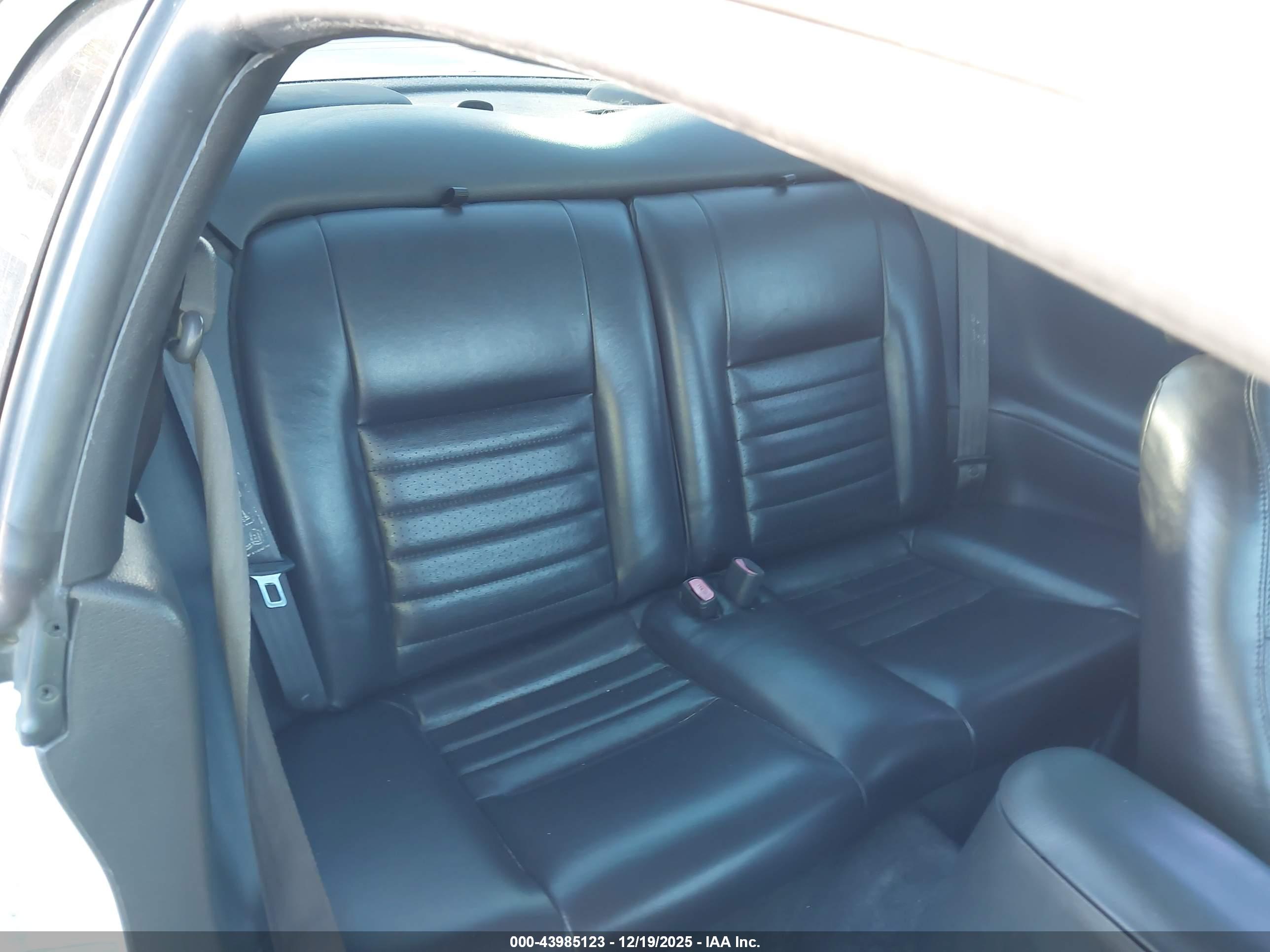 FORD MUSTANG image 8