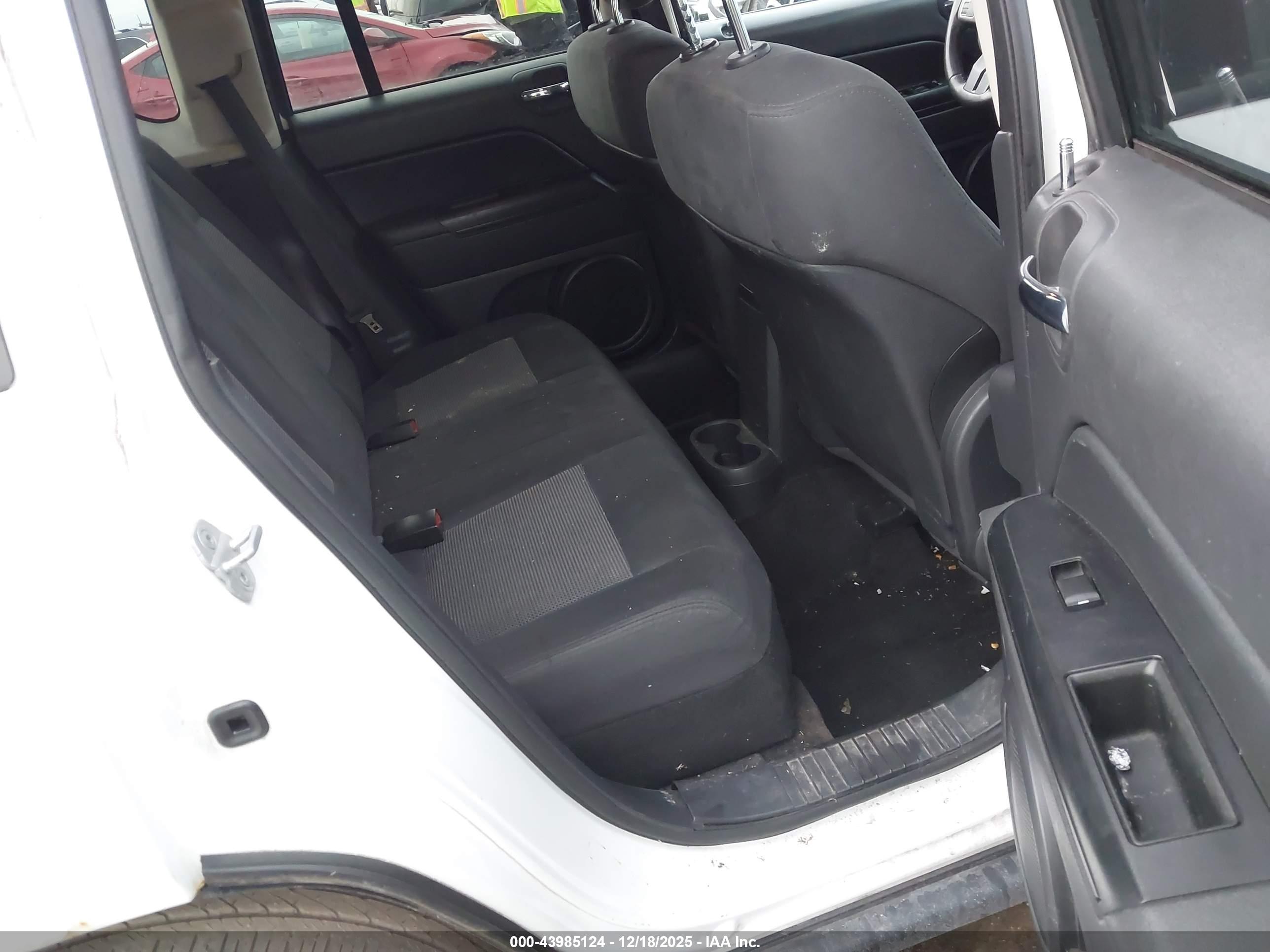 JEEP COMPASS image 8