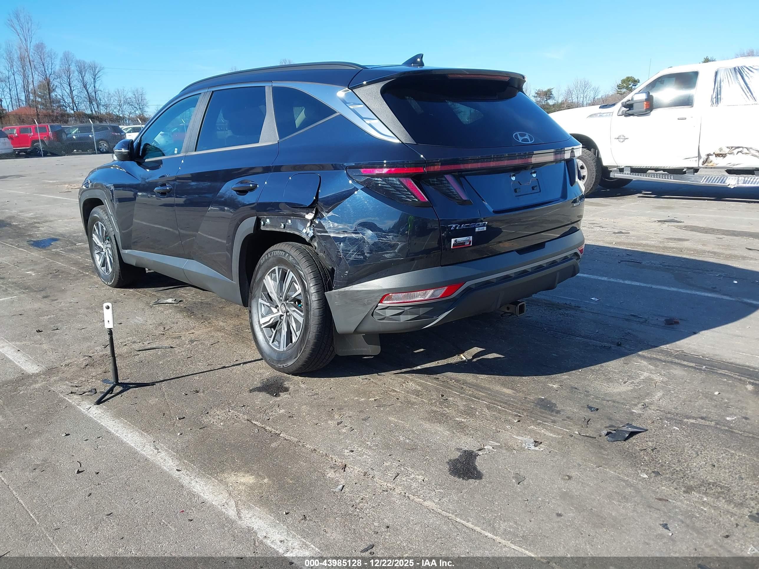 HYUNDAI TUCSON image 3