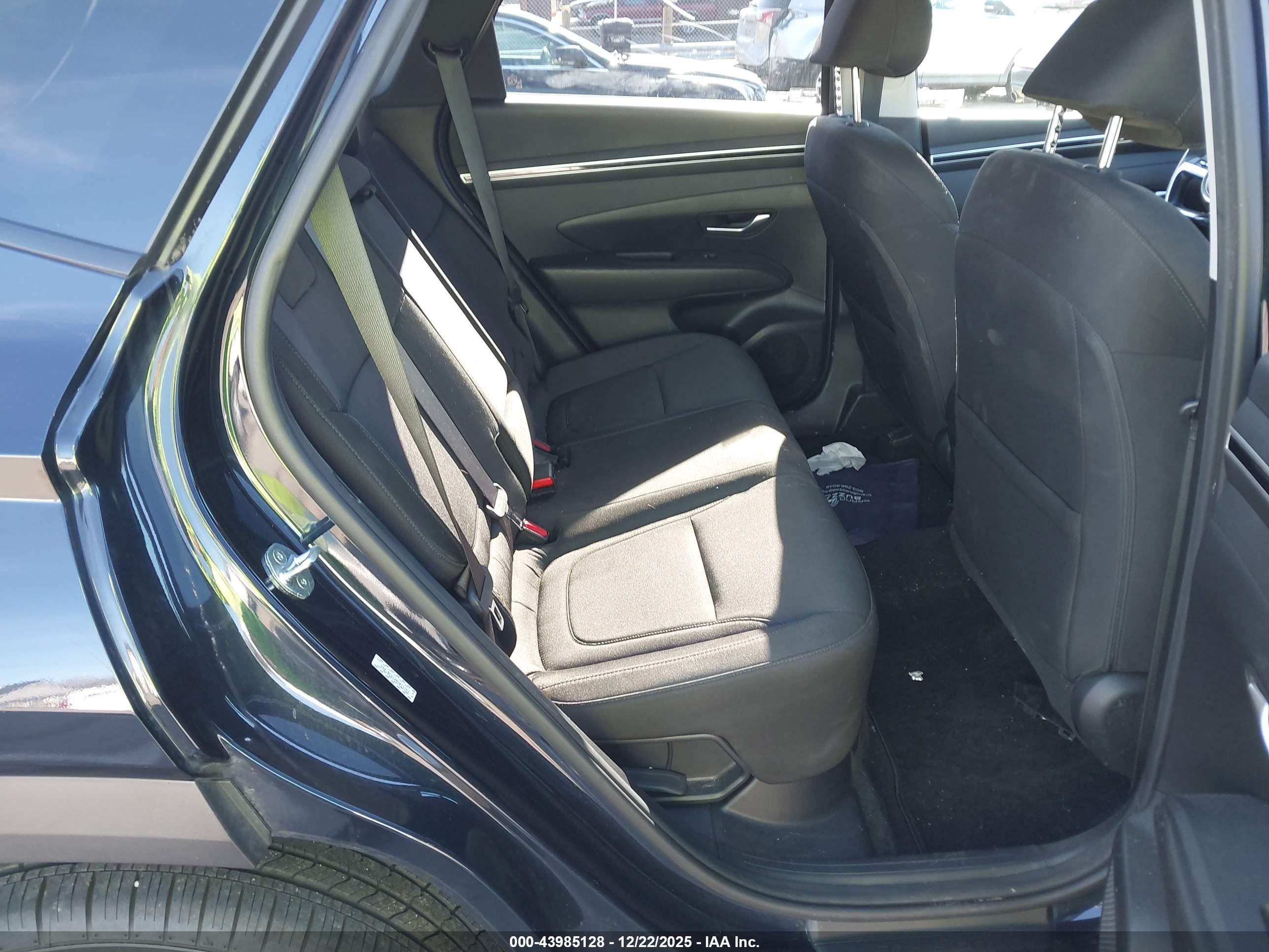 HYUNDAI TUCSON image 8