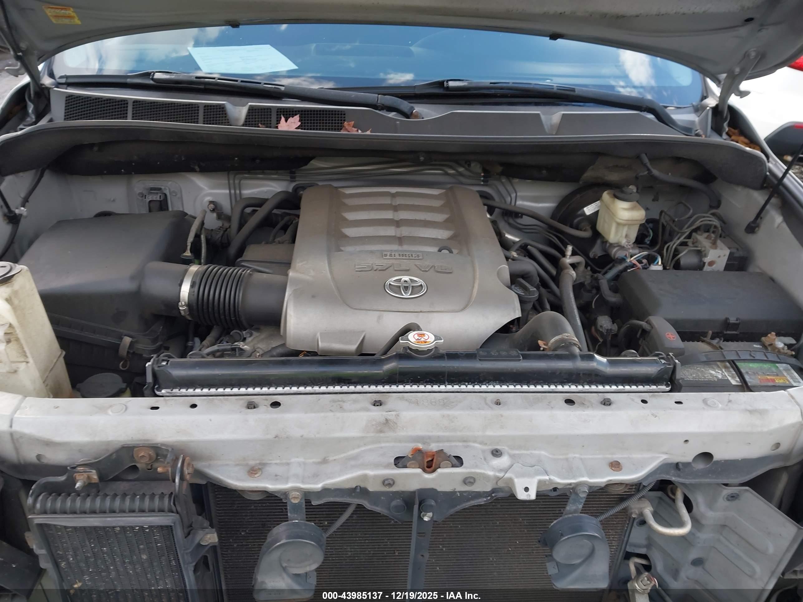 TOYOTA TUNDRA image 10