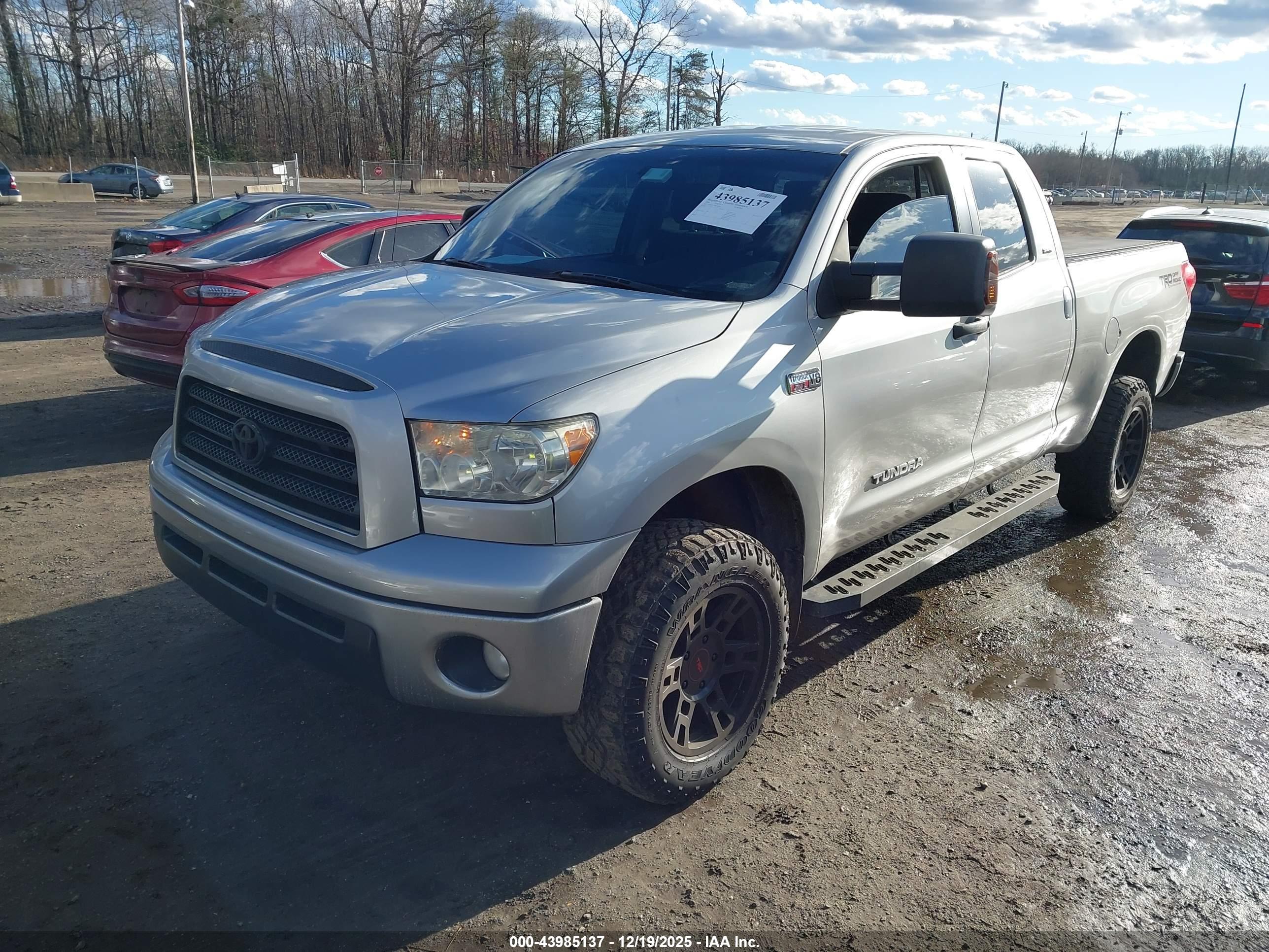 TOYOTA TUNDRA image 2