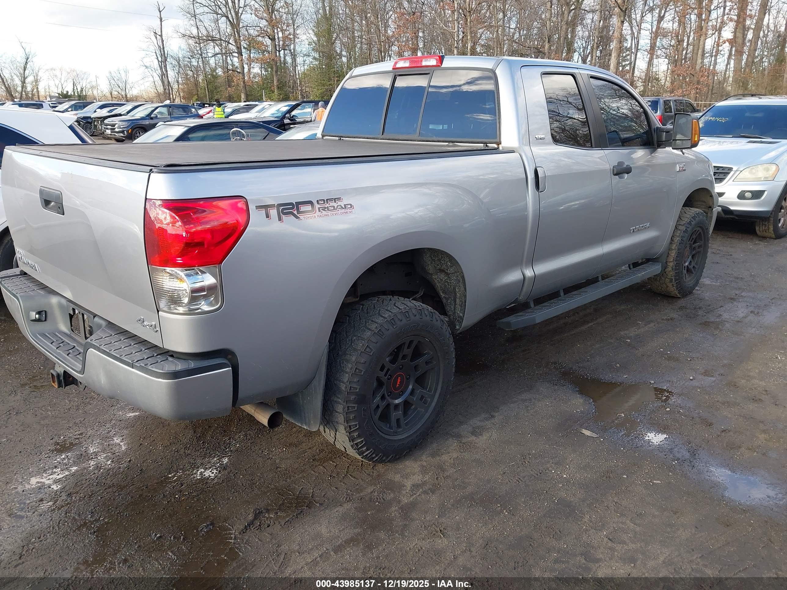 TOYOTA TUNDRA image 4