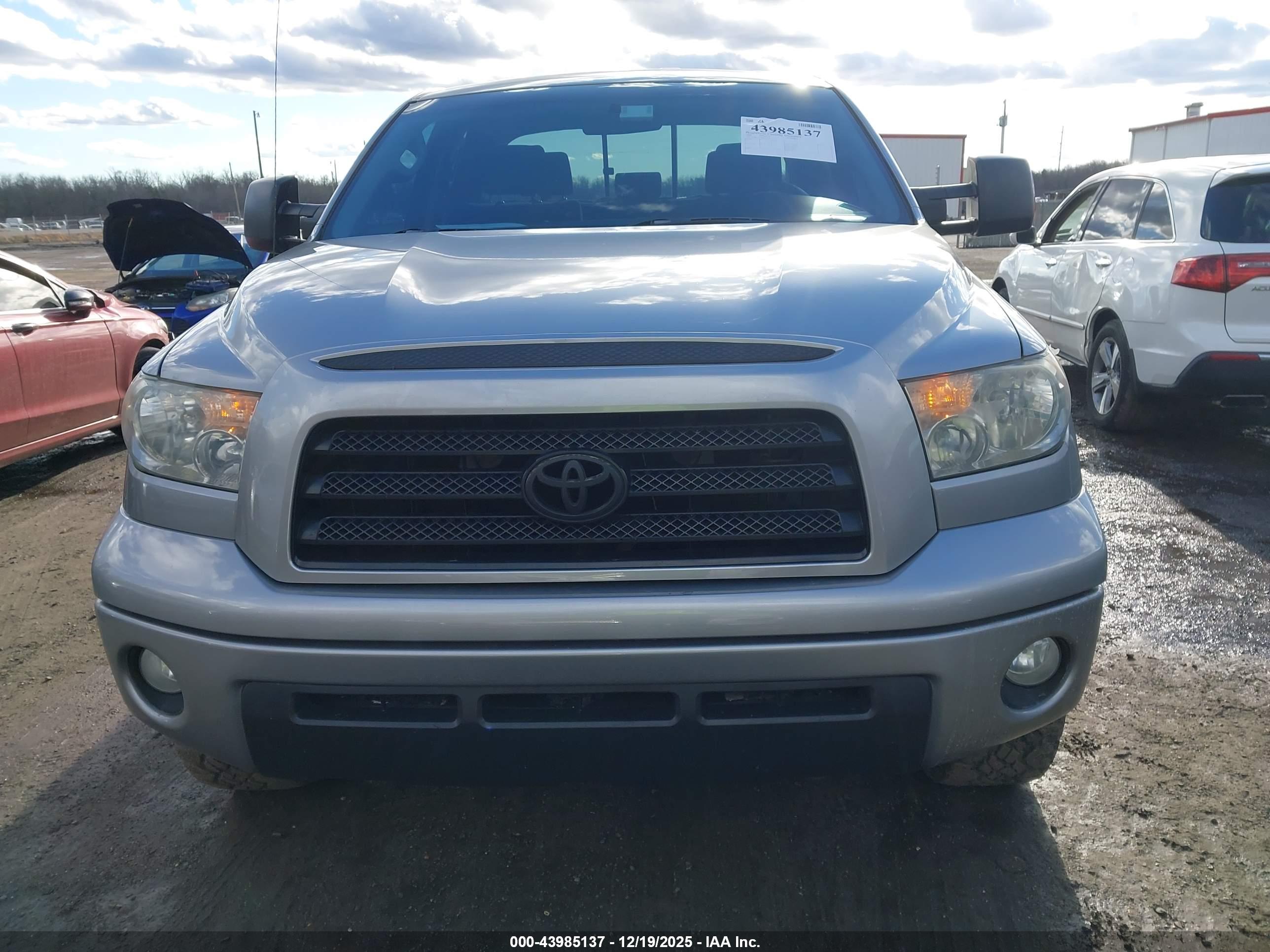 TOYOTA TUNDRA image 6
