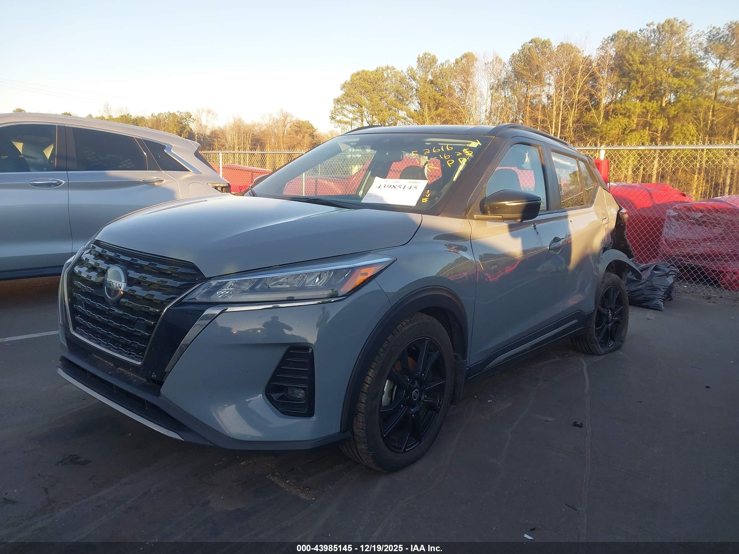 NISSAN KICKS image 2