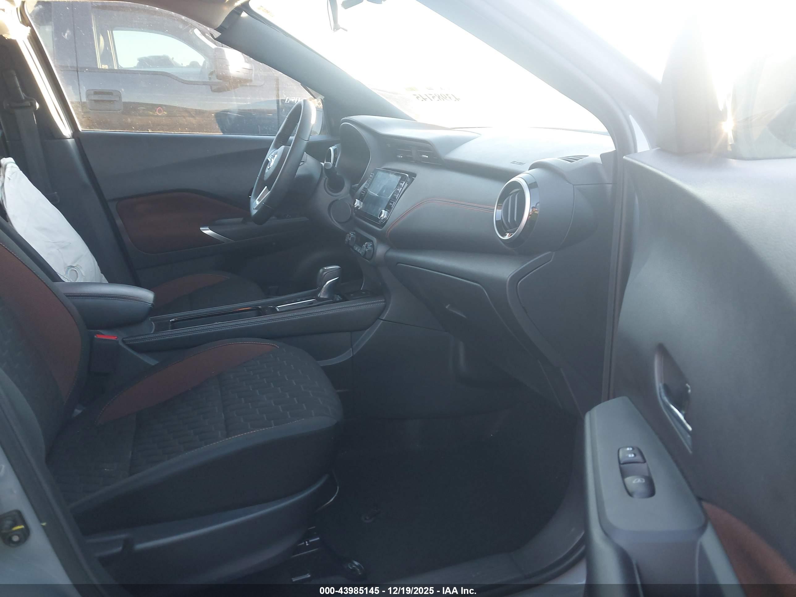 NISSAN KICKS image 5