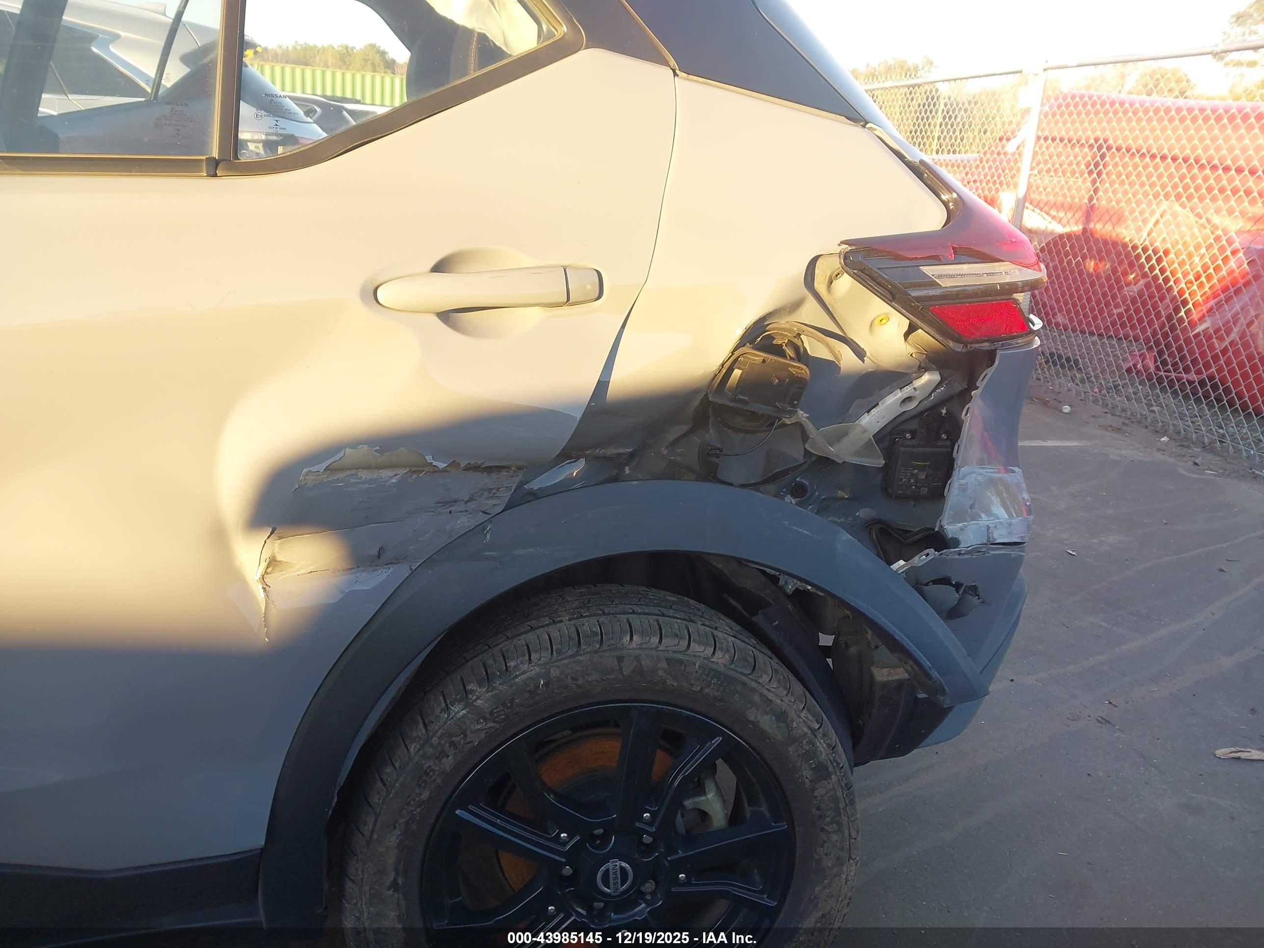 NISSAN KICKS image 6