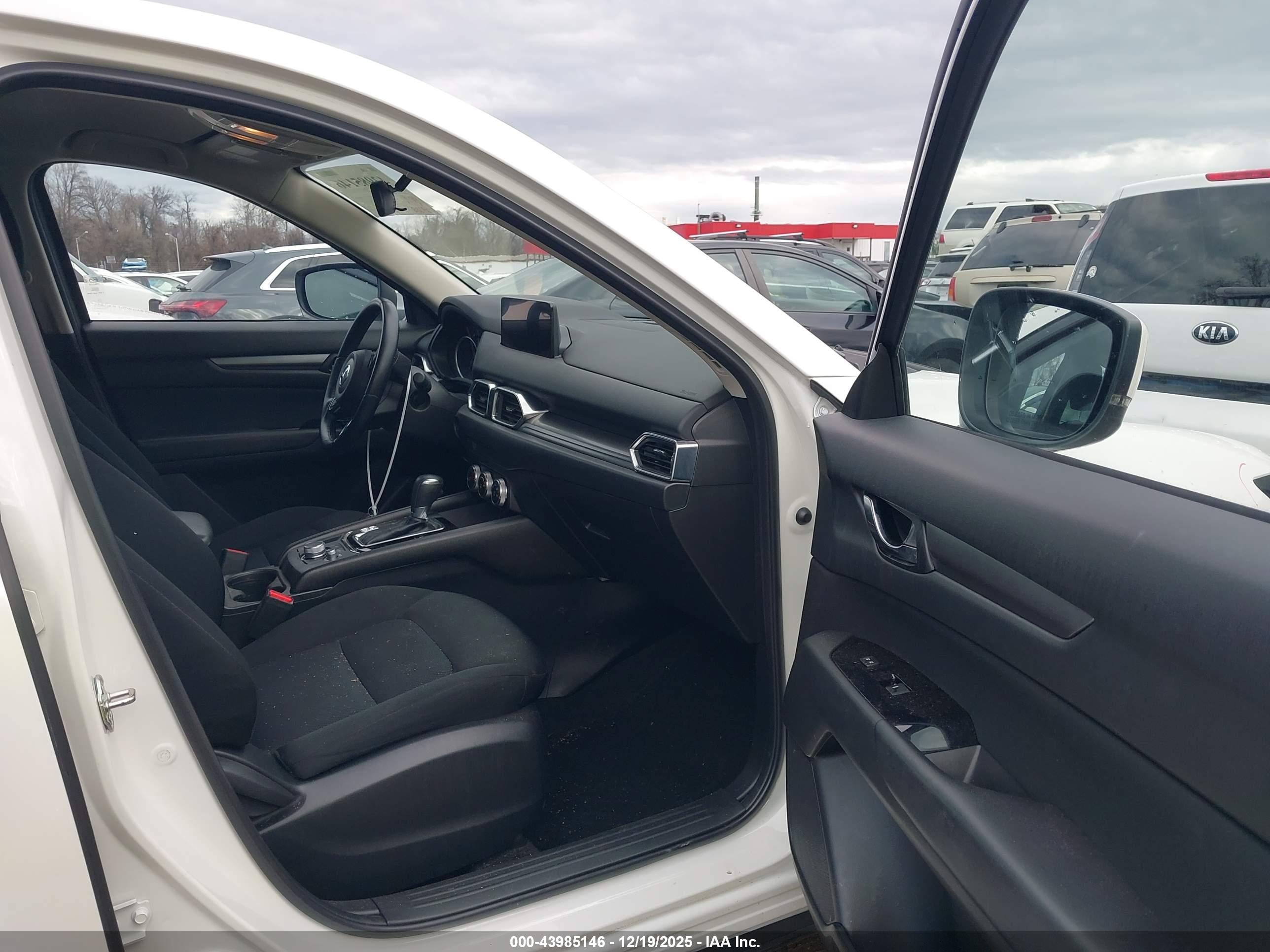 MAZDA CX-5 image 5